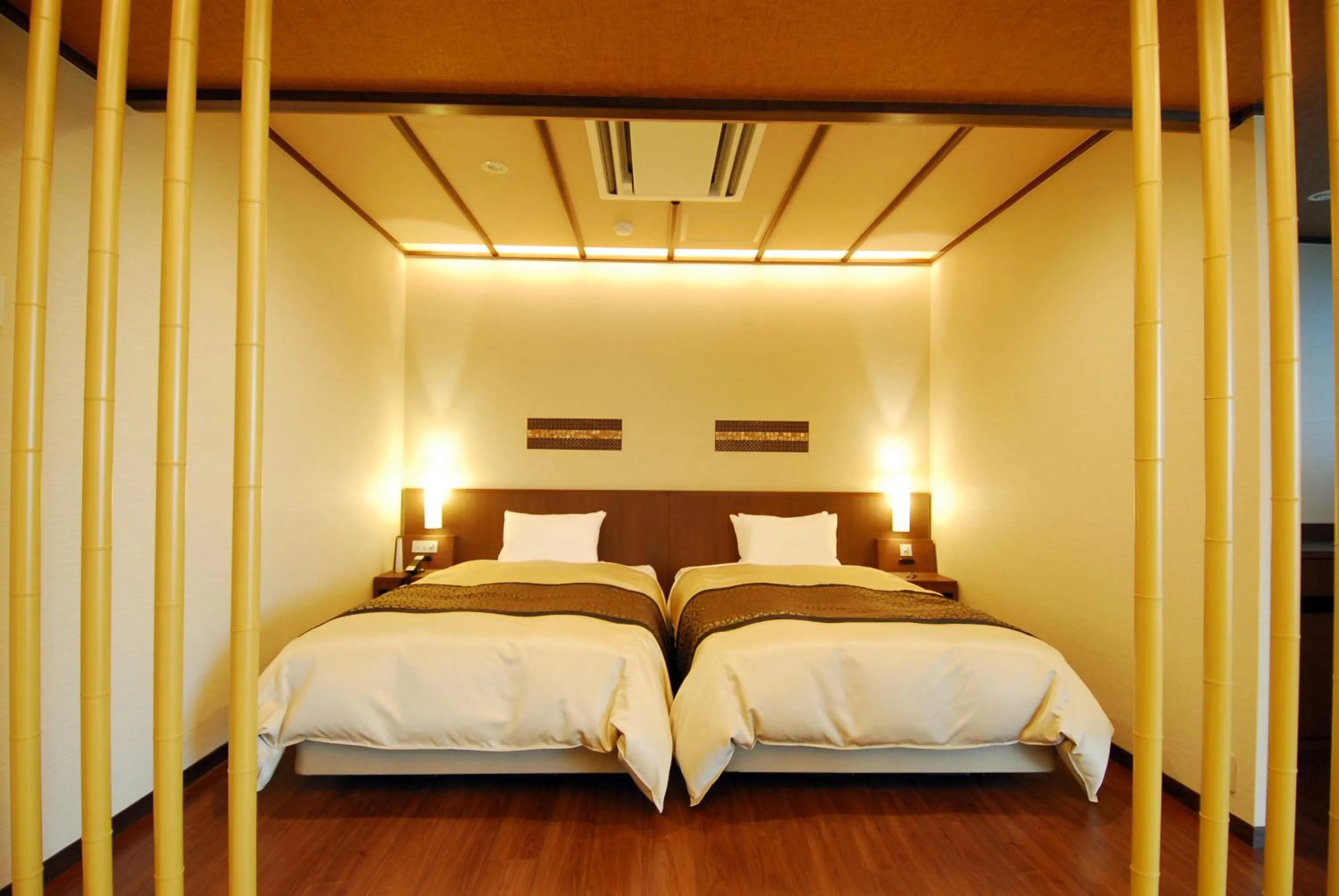 Photo of the whole room, Bed in Arima Onsen Taketoritei Maruyama