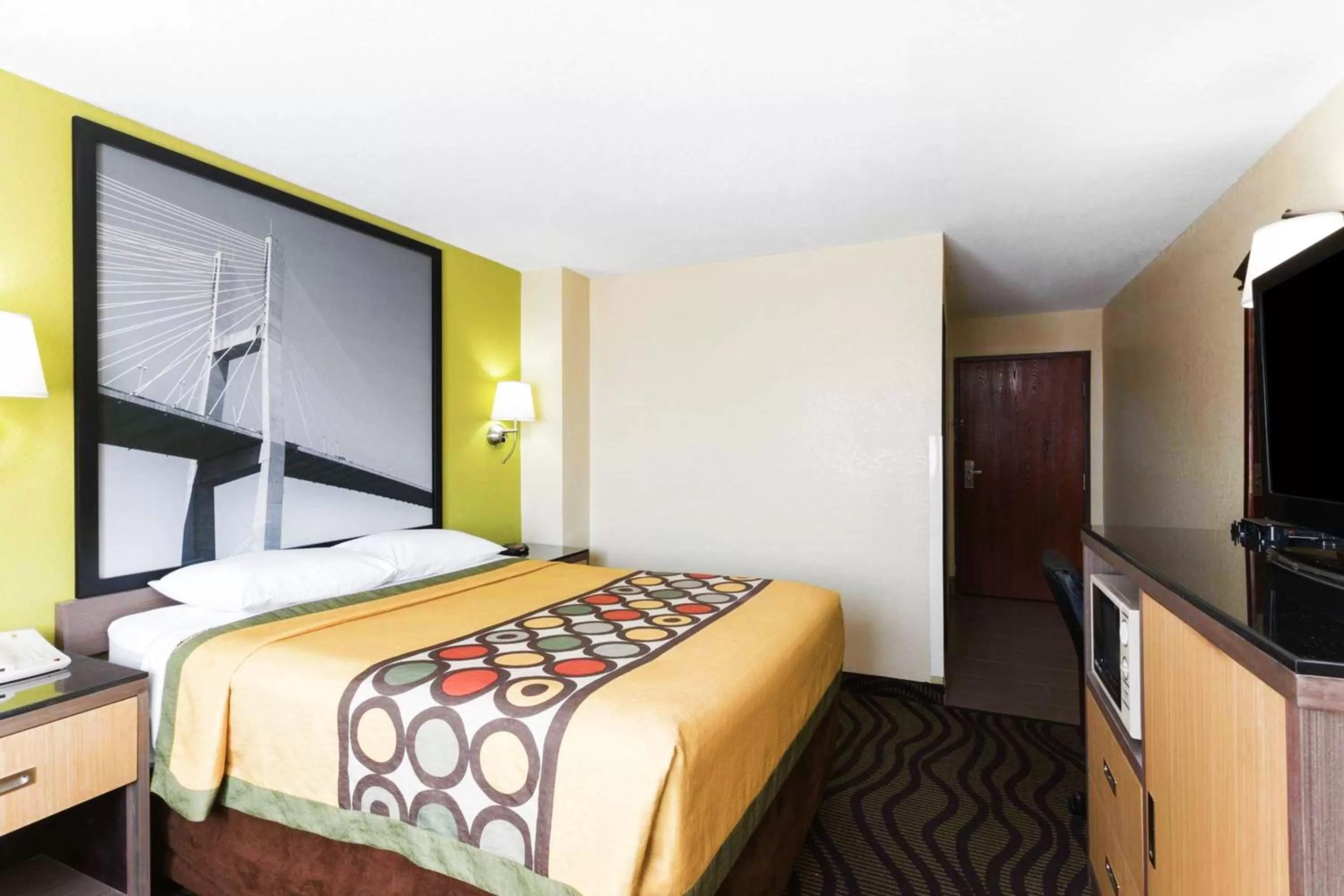 Bed in Super 8 by Wyndham Brunswick/St Simons Island Area