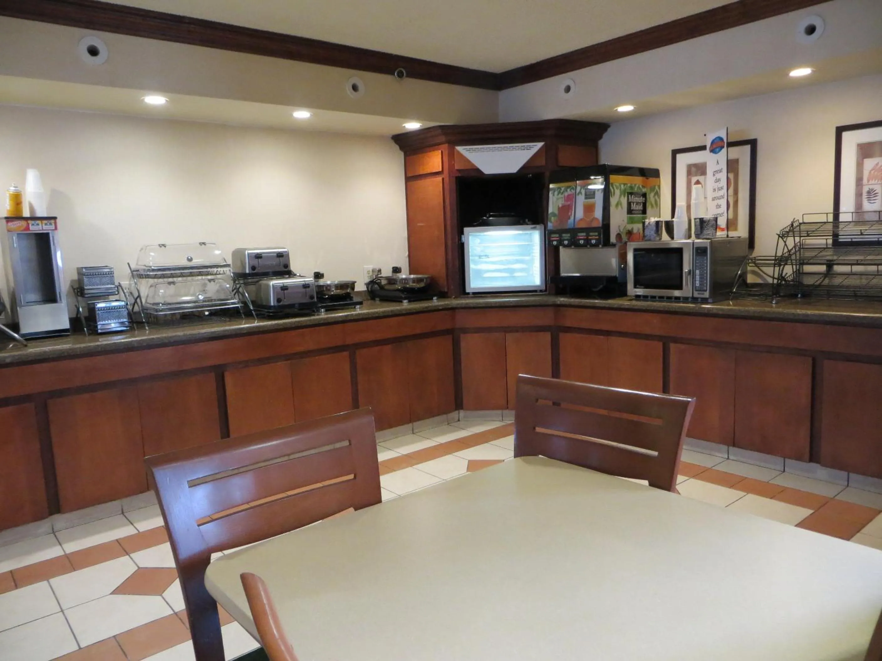 Restaurant/places to eat in Staywell Inn