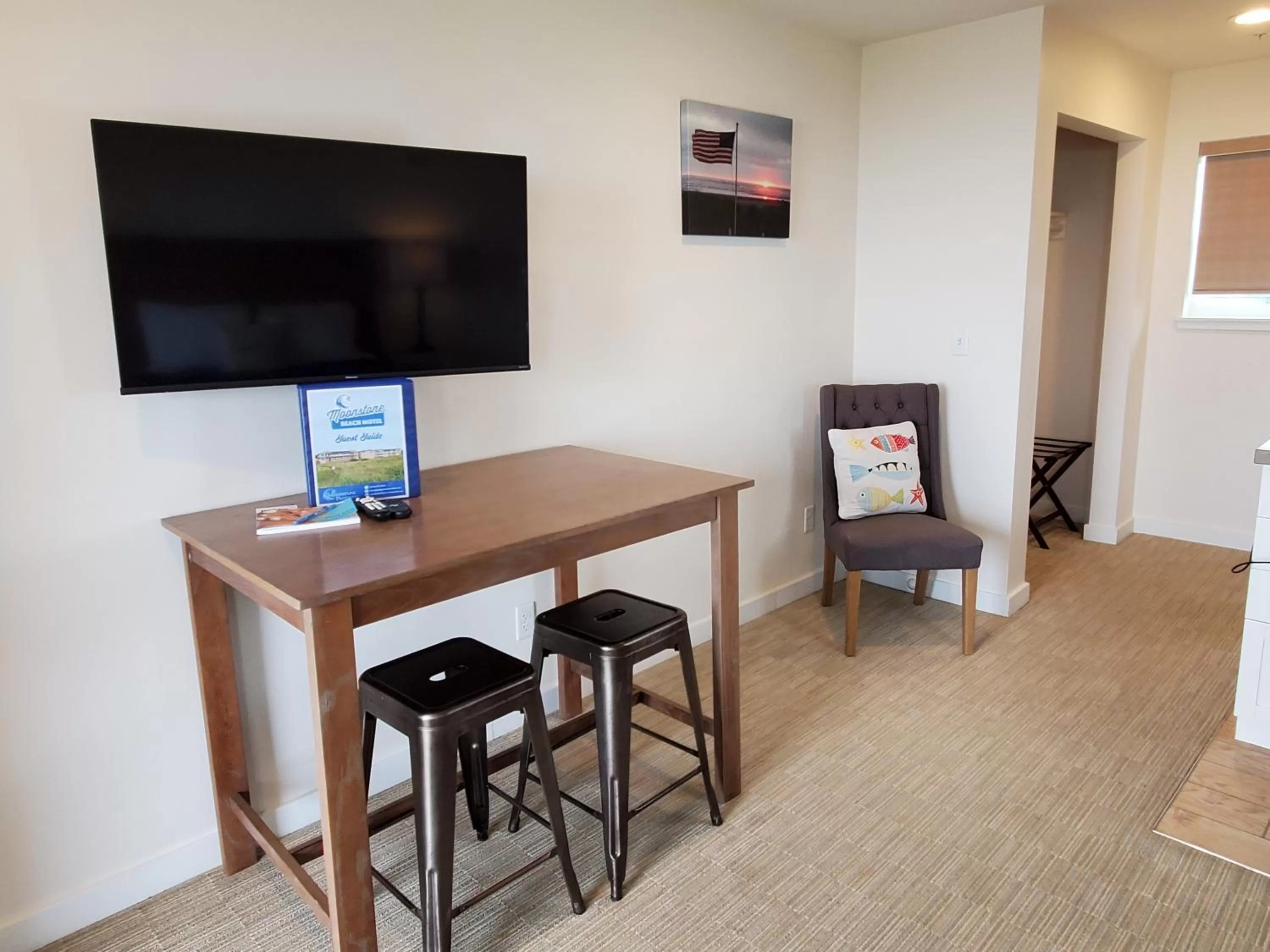 TV and multimedia in Moonstone Beach Motel