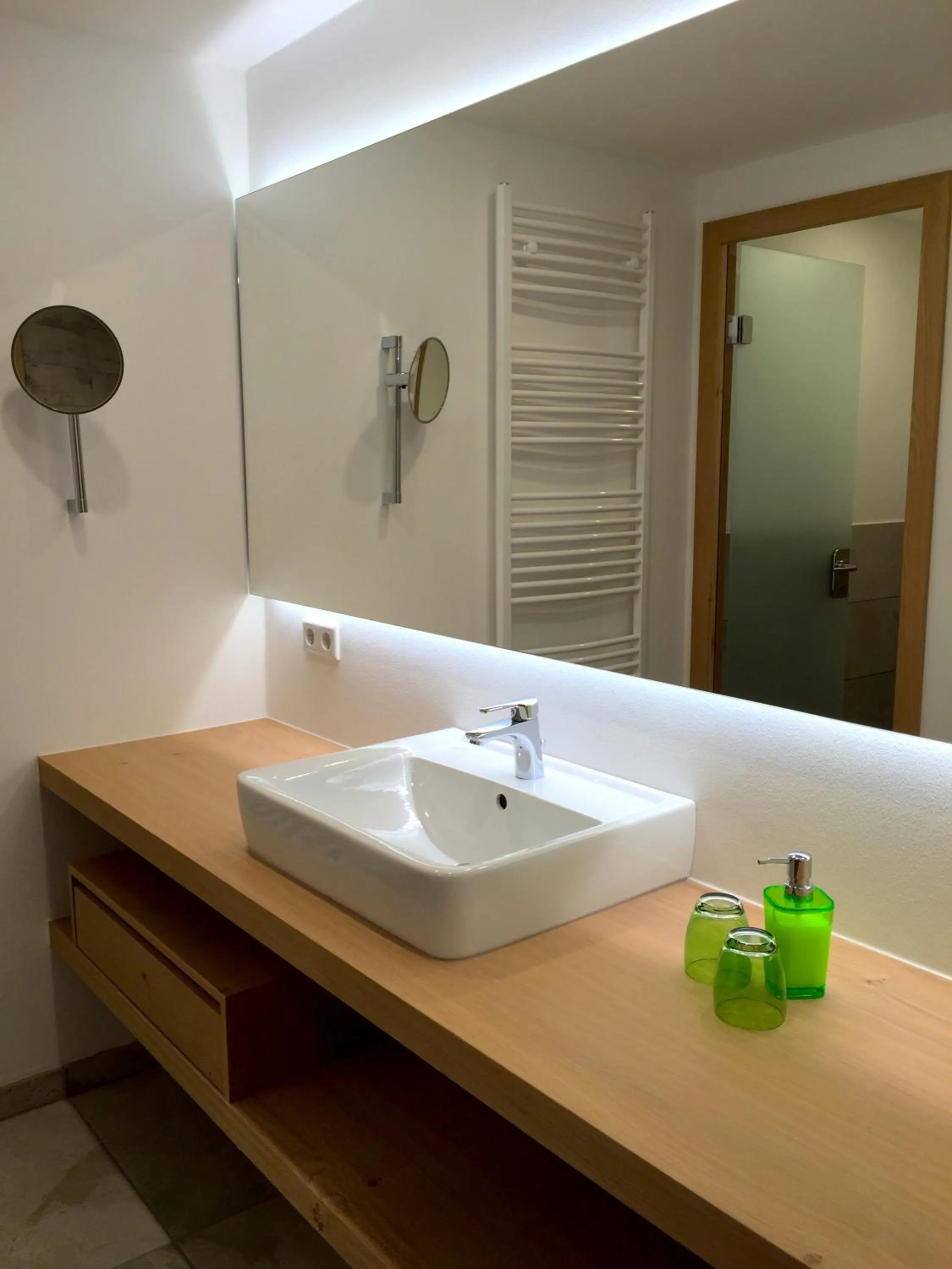 Photo of the whole room in Hotel Zur Schönen Aussicht