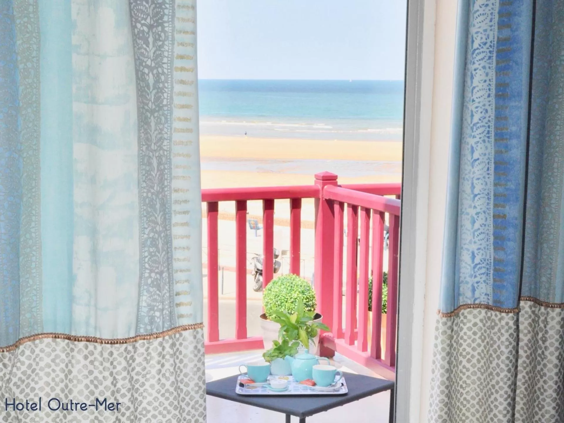 Balcony/Terrace in Hôtel Outre-Mer - Villa Le Couchant