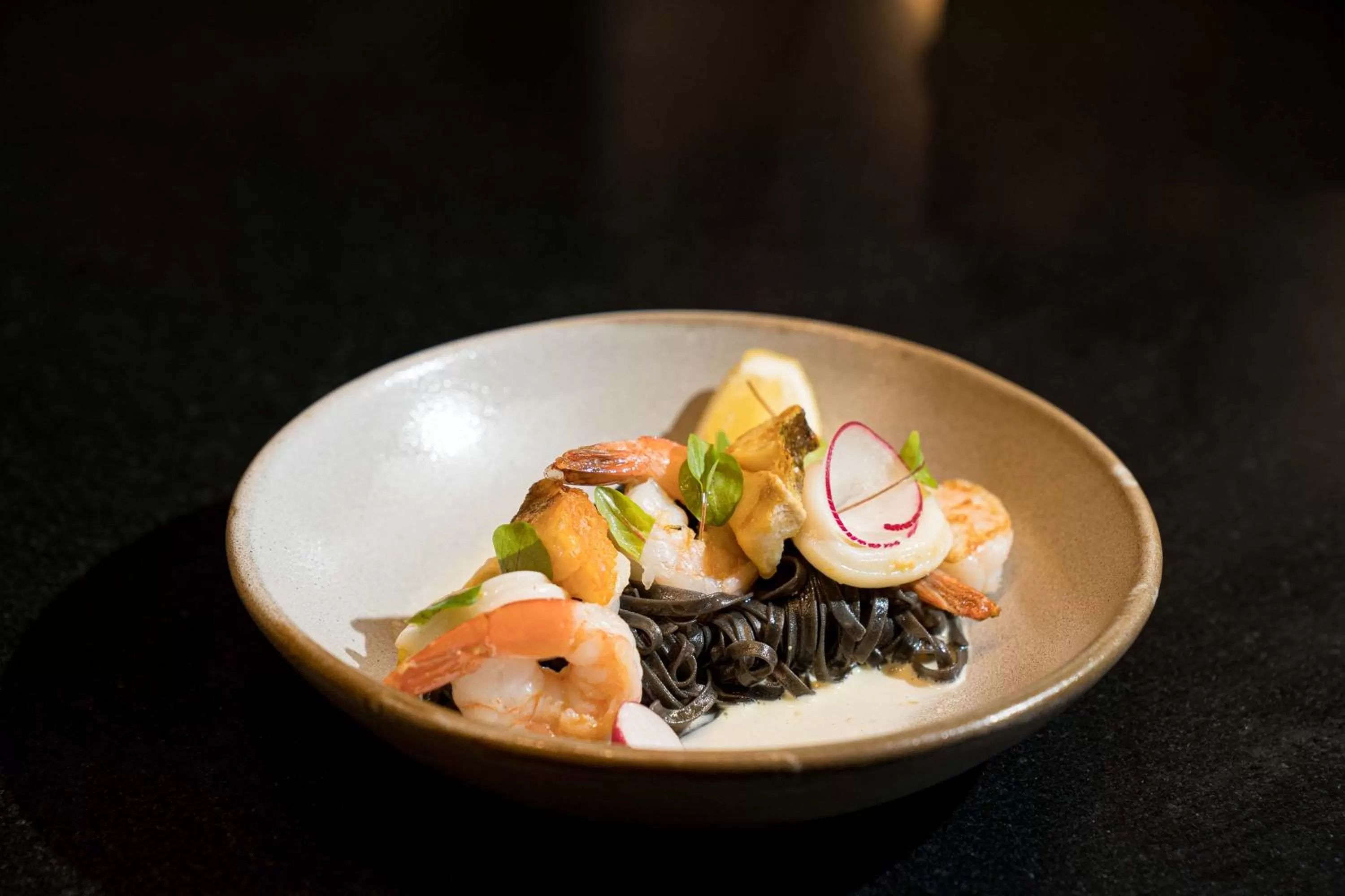 Restaurant/places to eat in Peppers Waymouth Hotel