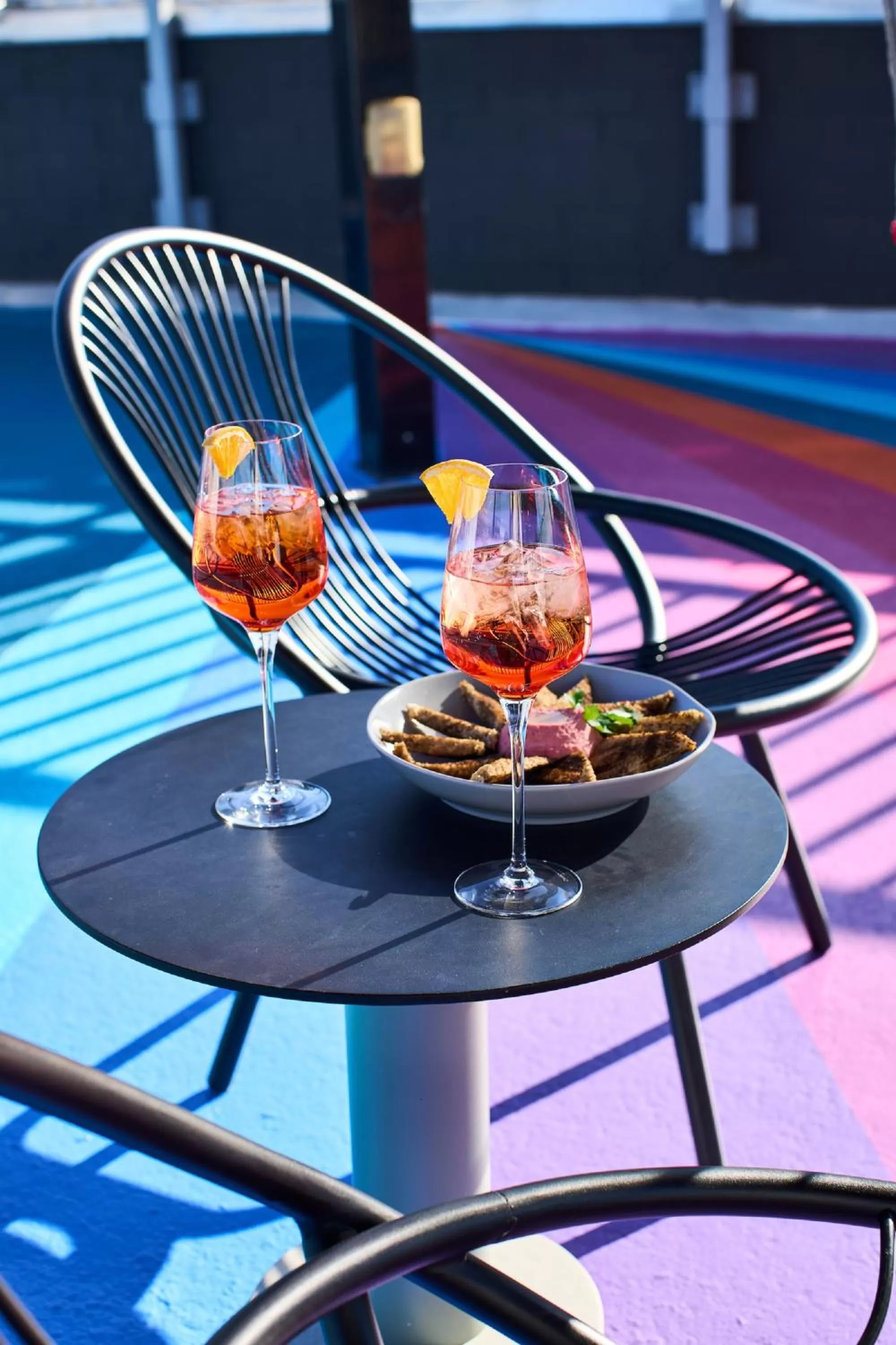 Food and drinks in The Ven at Embassy Row, Washington, D.C., a Tribute Portfolio Hotel