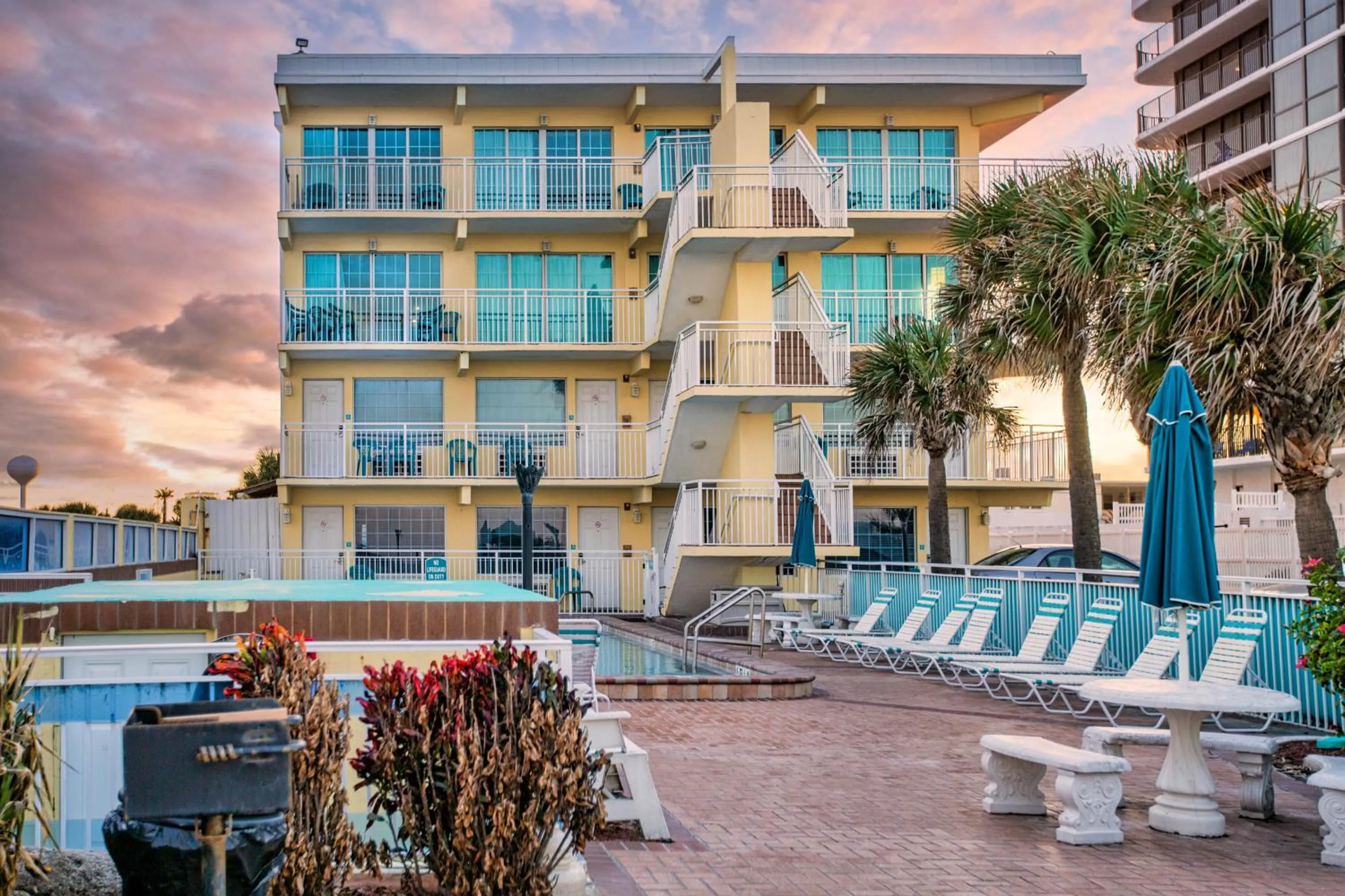 Property building in Sea Shells Beach Club