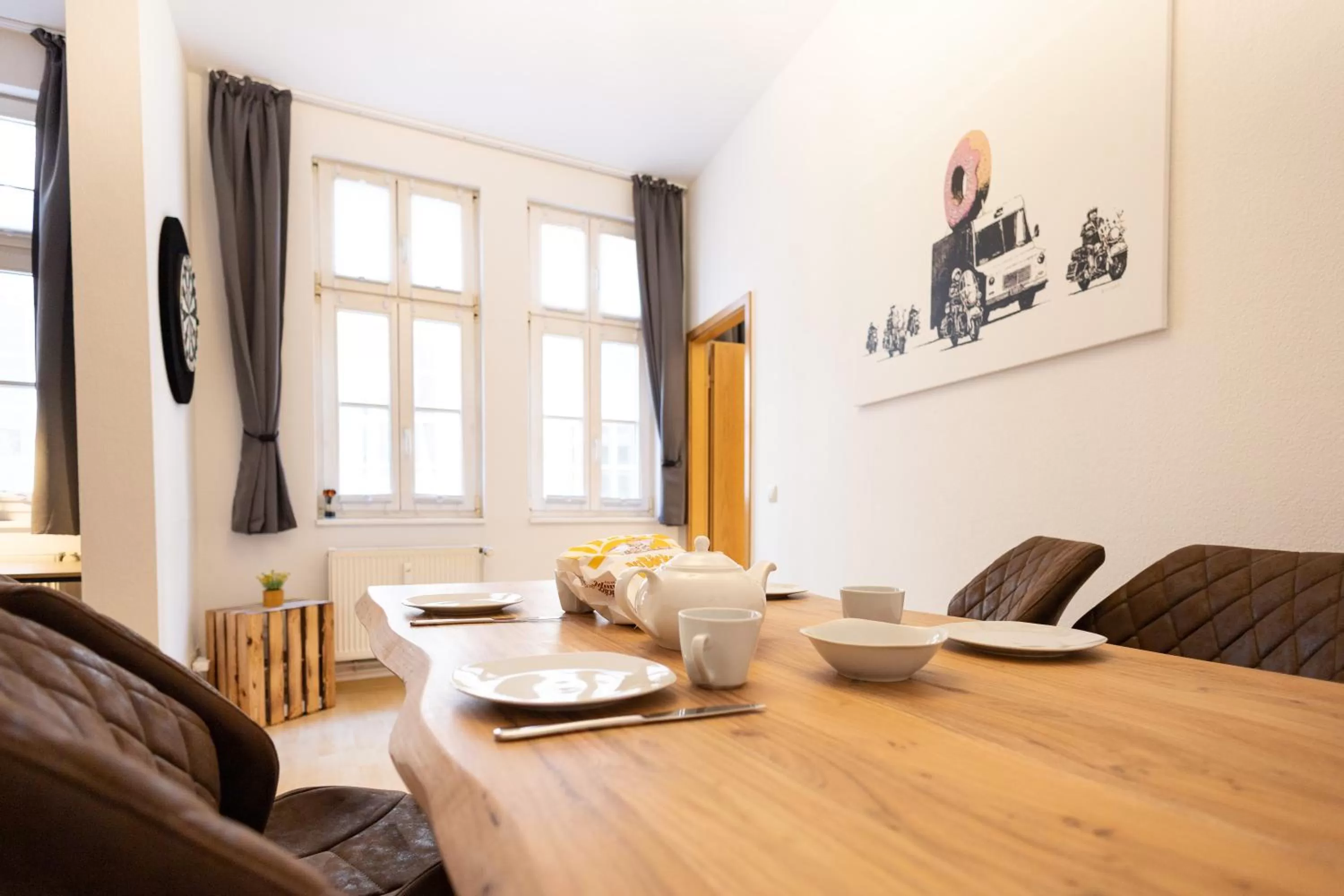 Dining Area in Ko-Living Space an der Oper - Street Art Design Apartments