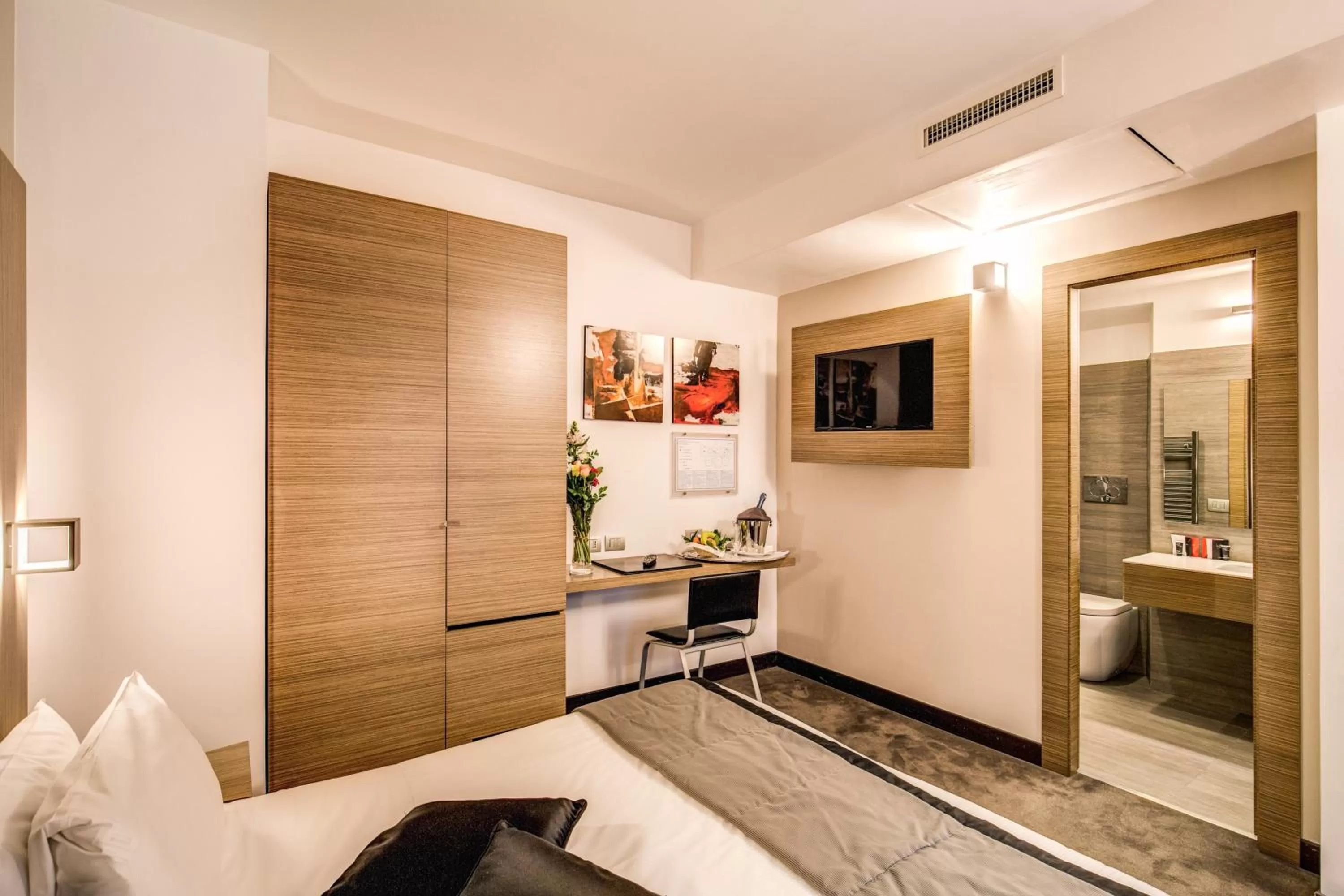 Photo of the whole room in Hotel Trevi - Gruppo Trevi Hotels