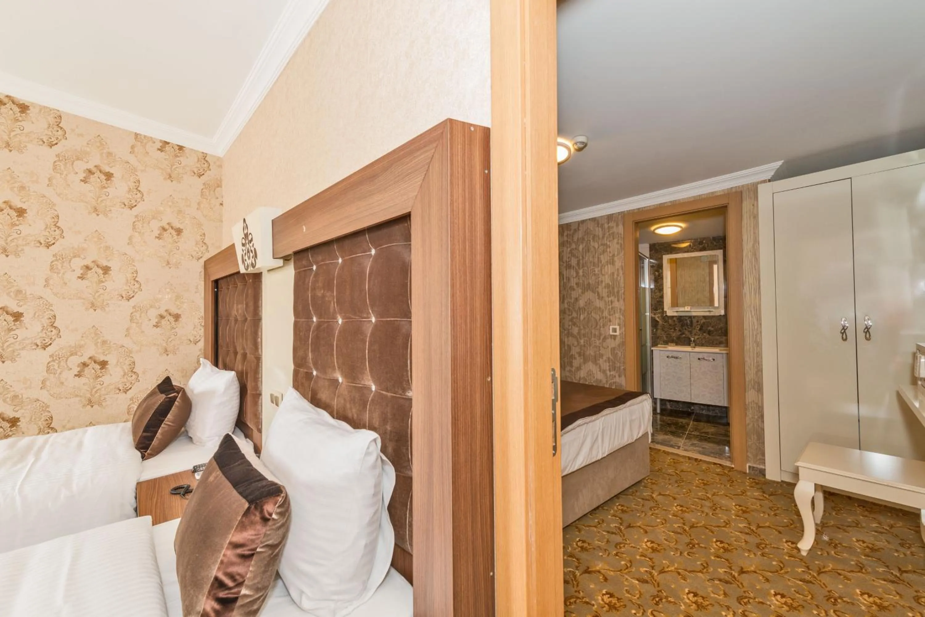 Photo of the whole room, Bed in Montagna Hera Hotel Taksim