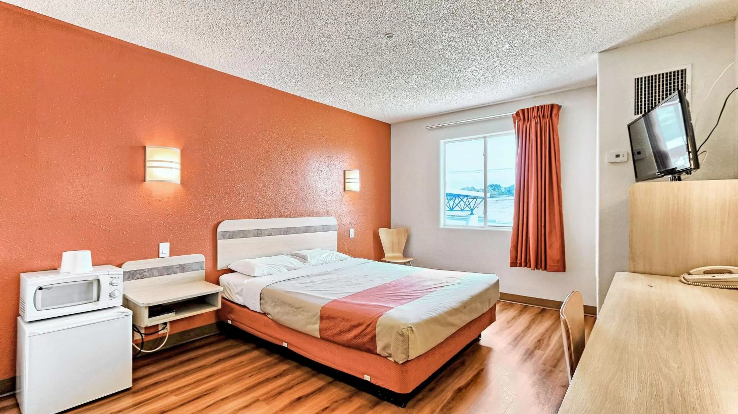 Photo of the whole room, Bed in Motel 6-Killeen, TX