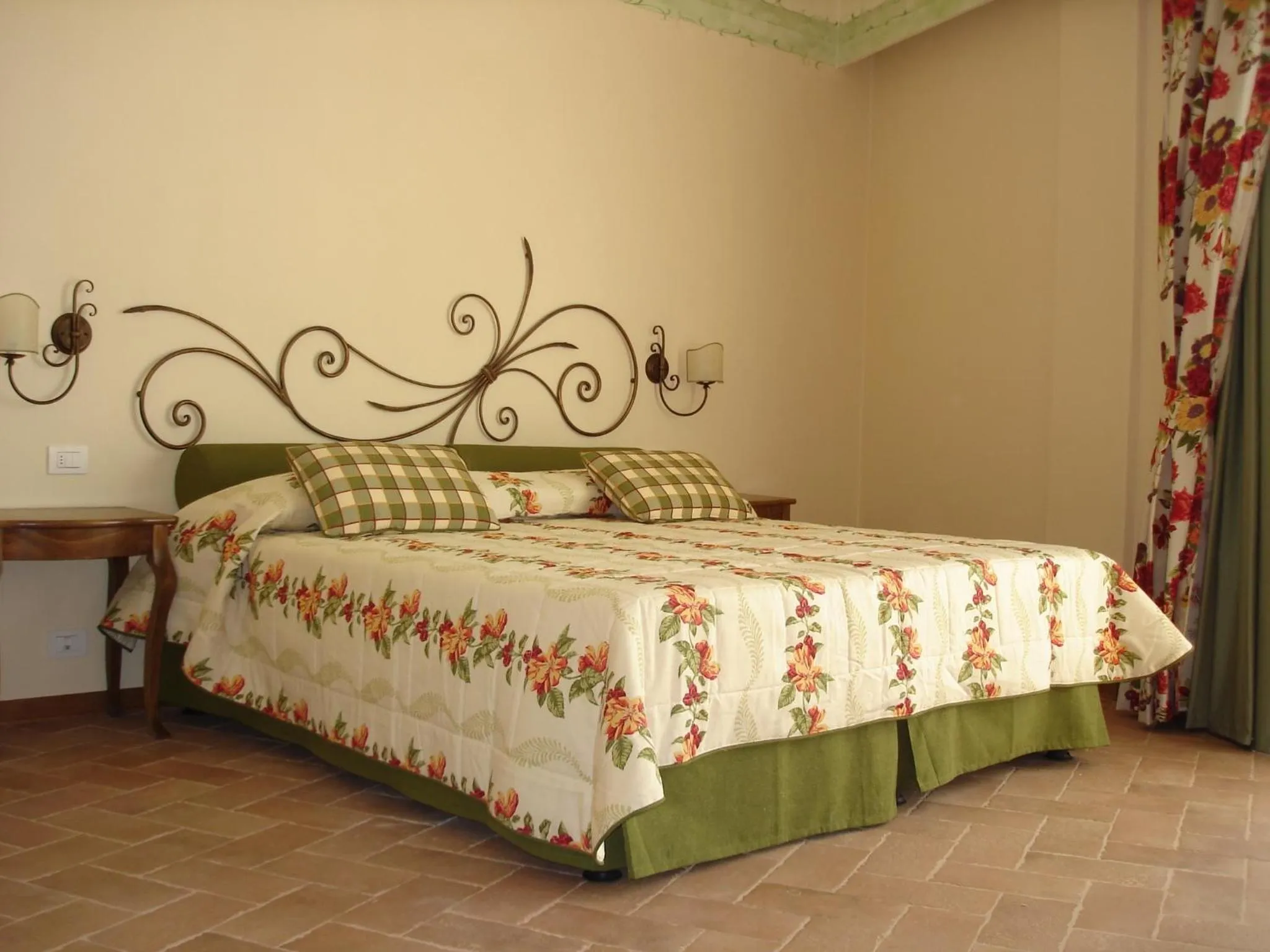 Bed in Hotel Borgo Di Cortefreda - Place of Charme