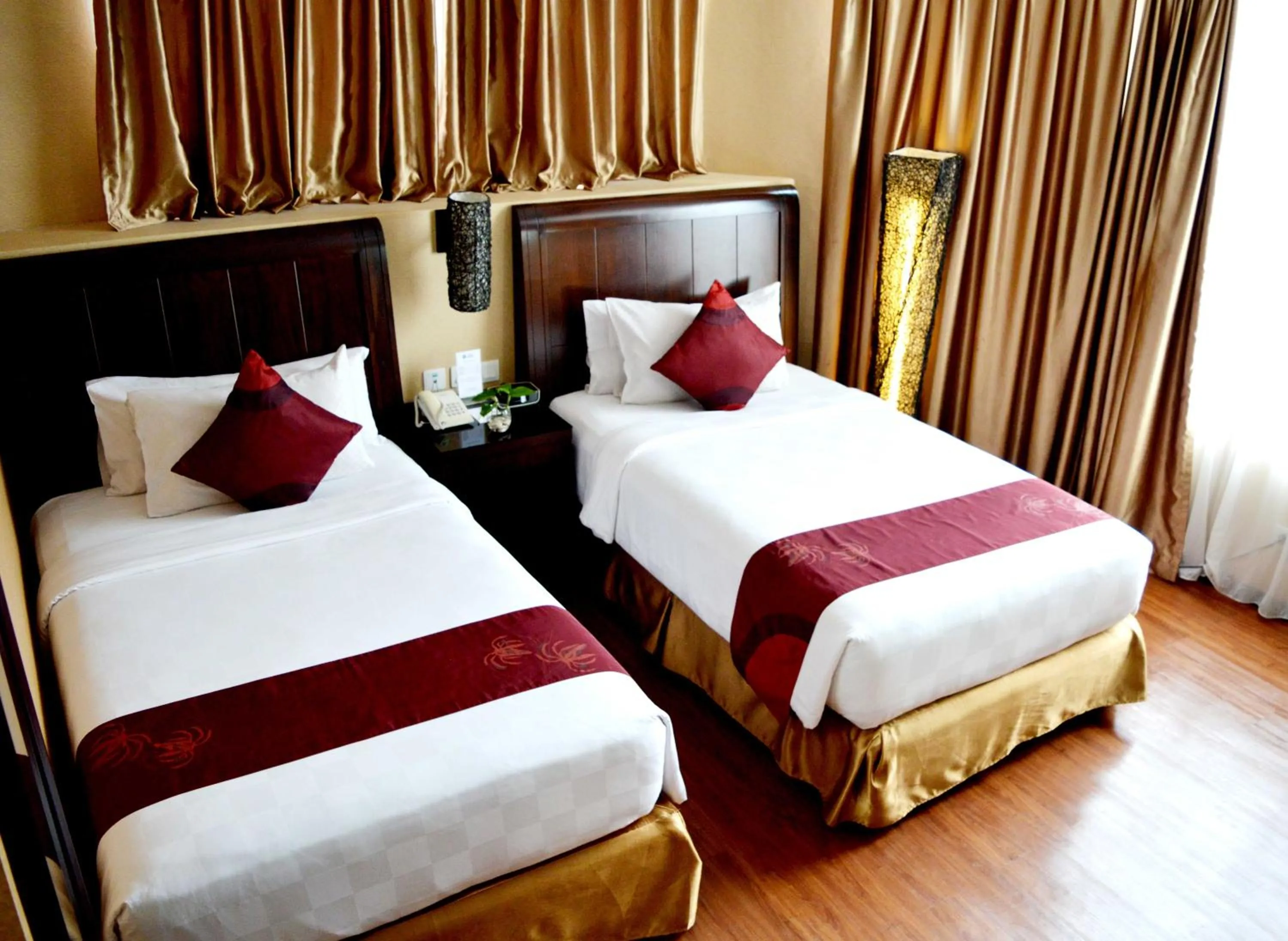 Bed in Best Western Mangga Dua Hotel & Residence