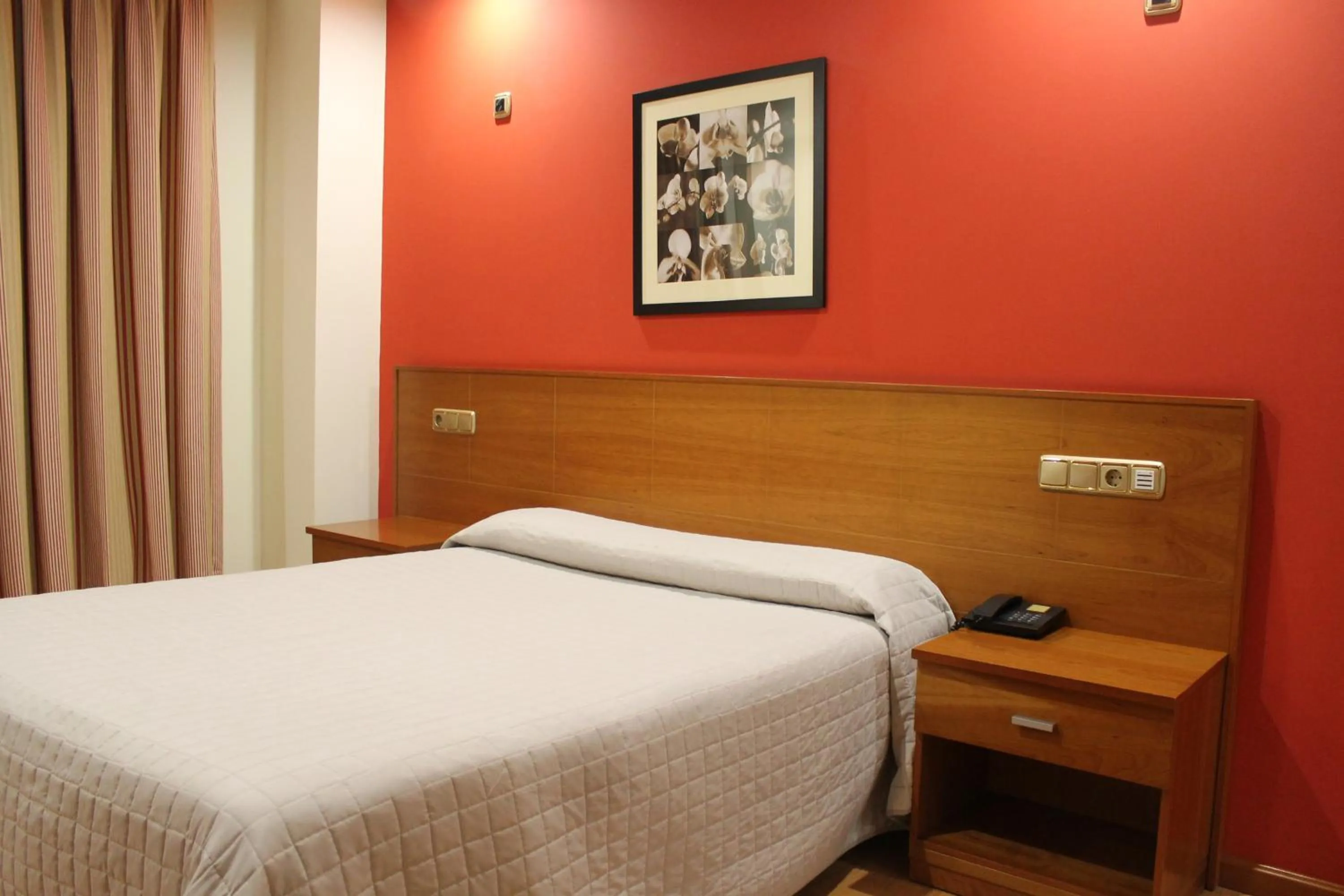 Bedroom, Bed in Hotel El Castillo