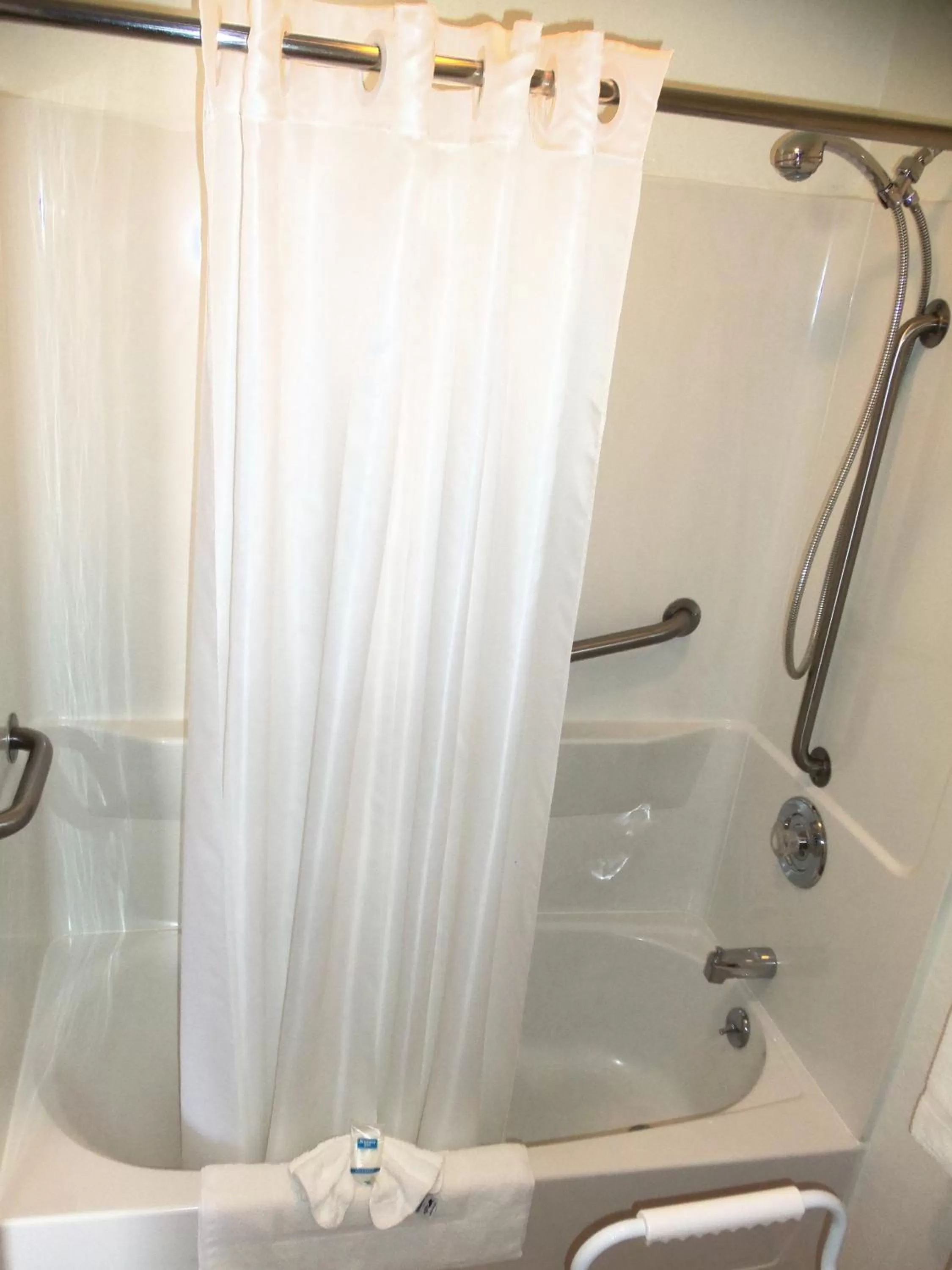 Bathroom in Rodeway Inn Gunnison - Crested Butte