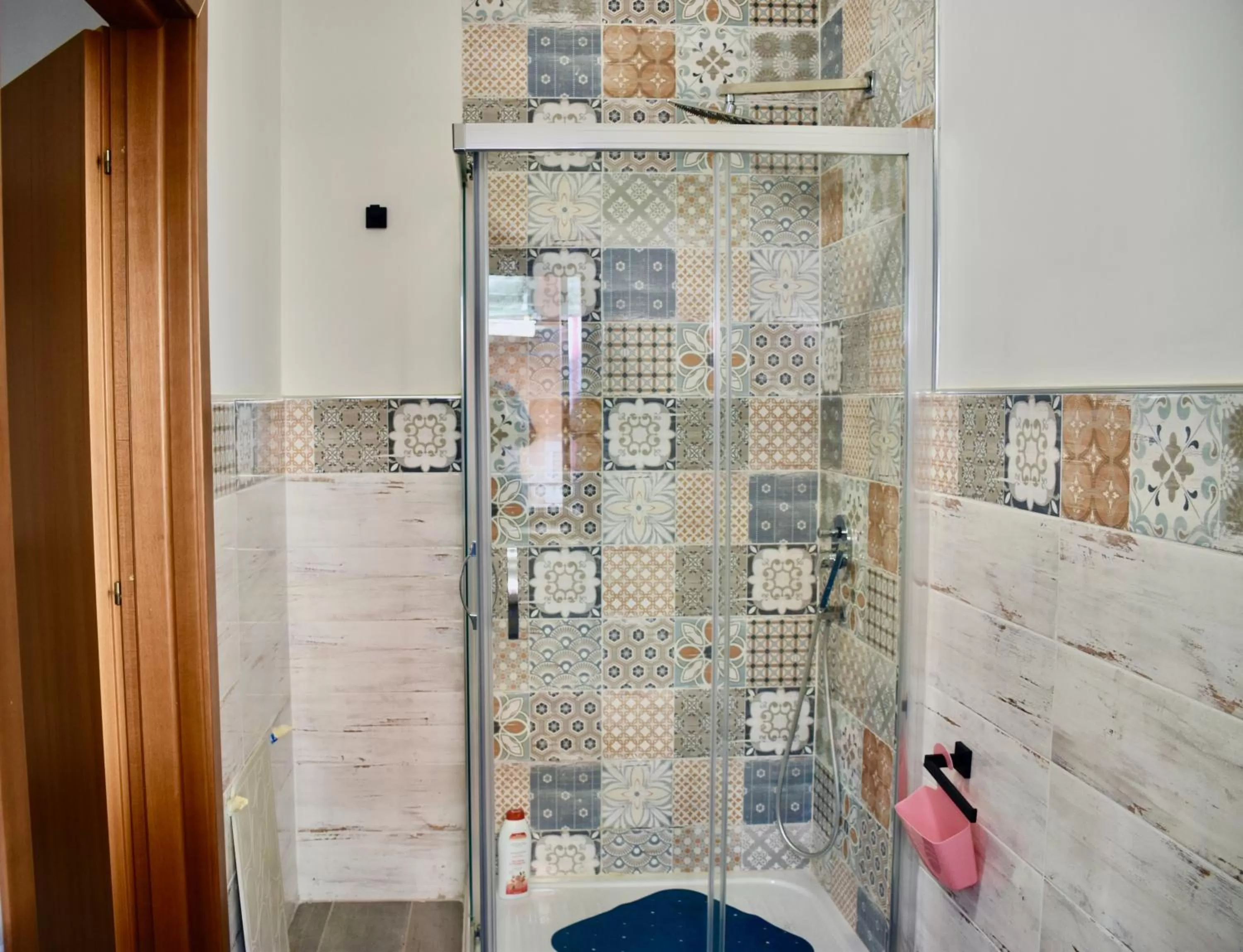 Shower in B&B Aurora