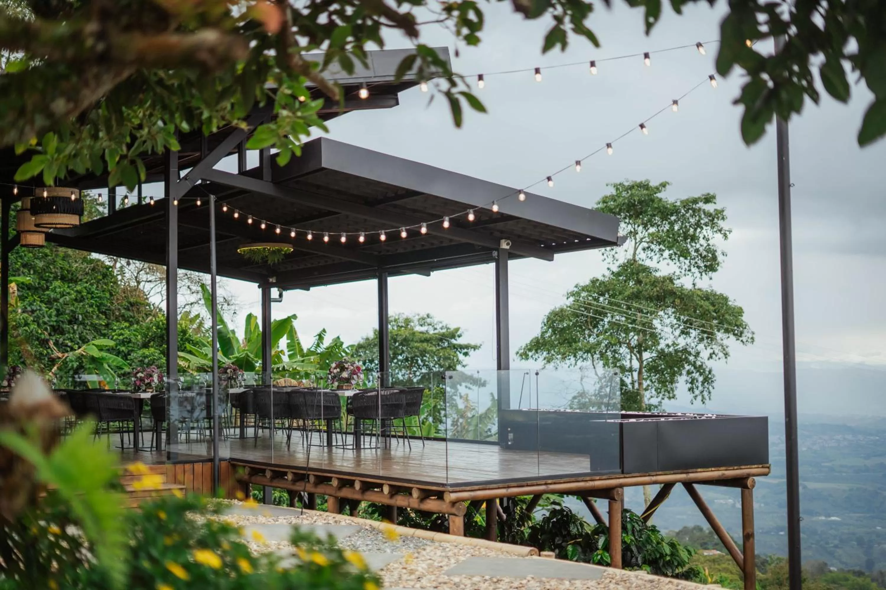 Restaurant/places to eat, Swimming Pool in La Cima Eco Hotel