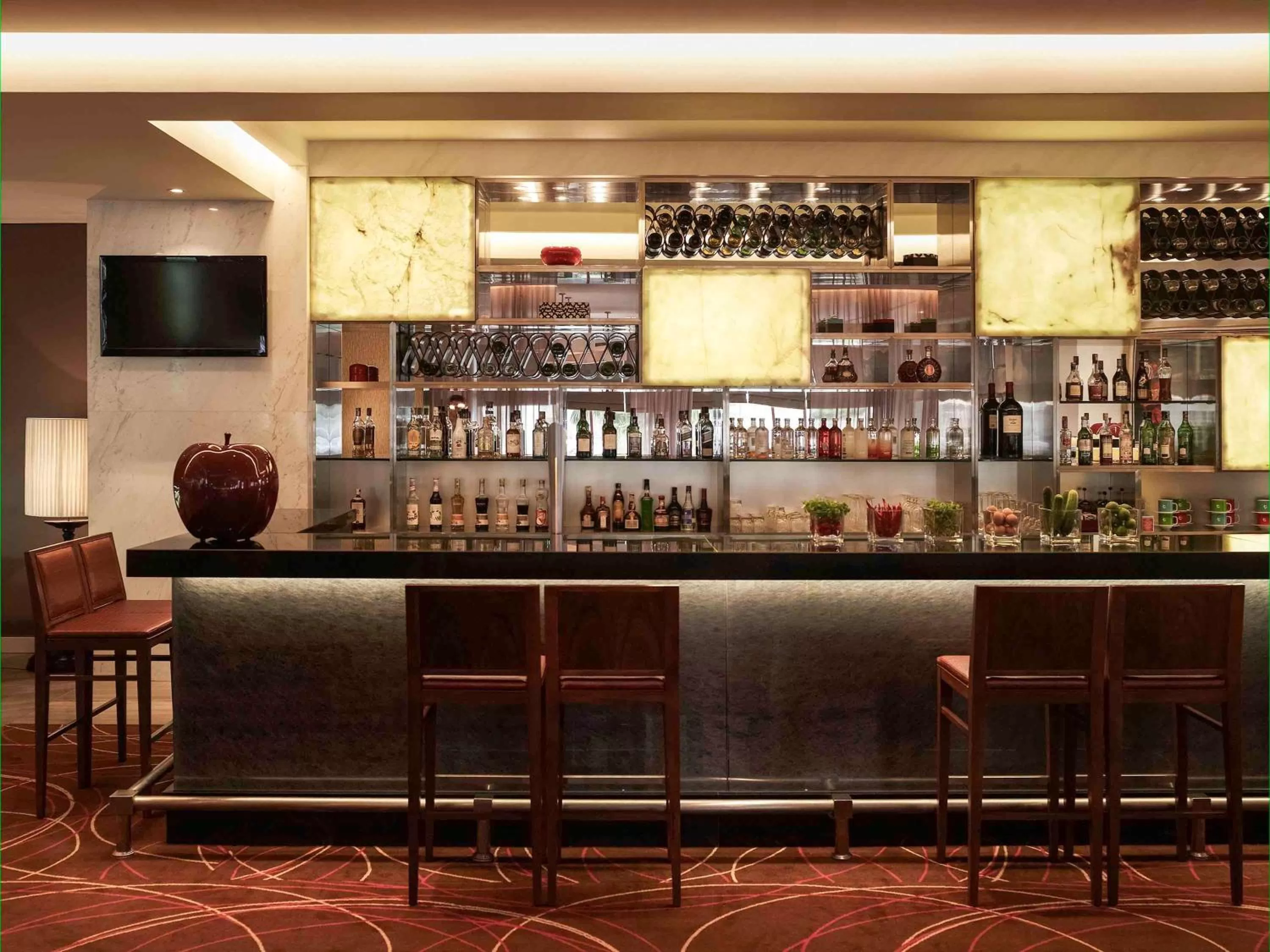Lounge or bar in Pullman Hanoi