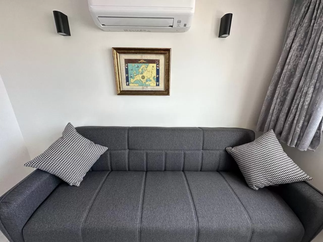 Seating area in Hanedan Hotel