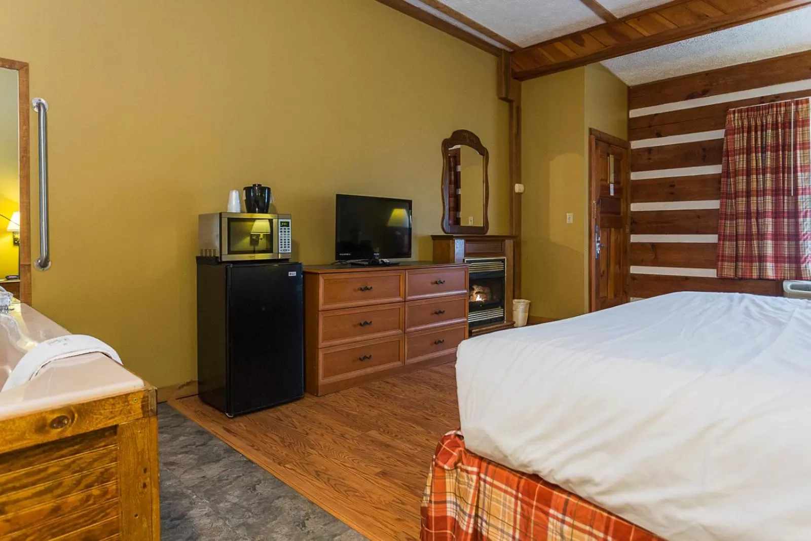 Honeymoon Suite in Timbers Lodge