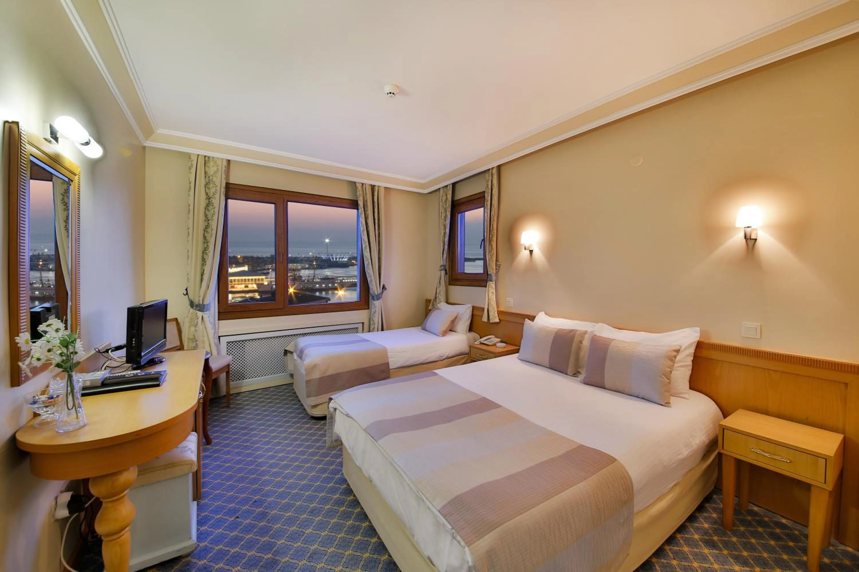 TV and multimedia, Bed in Sidonya Hotel