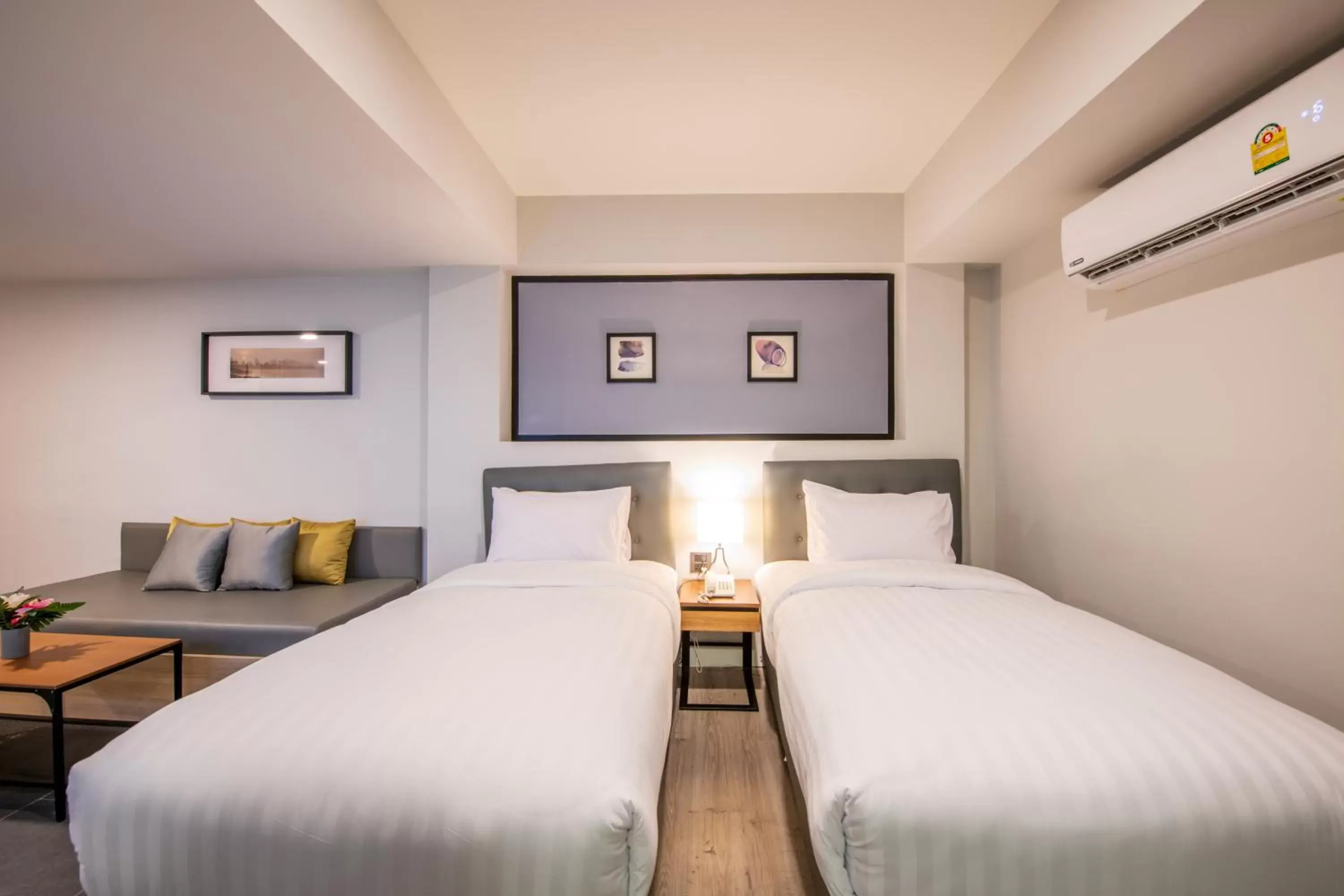 Superior Twin Room in Mayson Place Hotel Superior Twin Room in Mayson Place Hotel