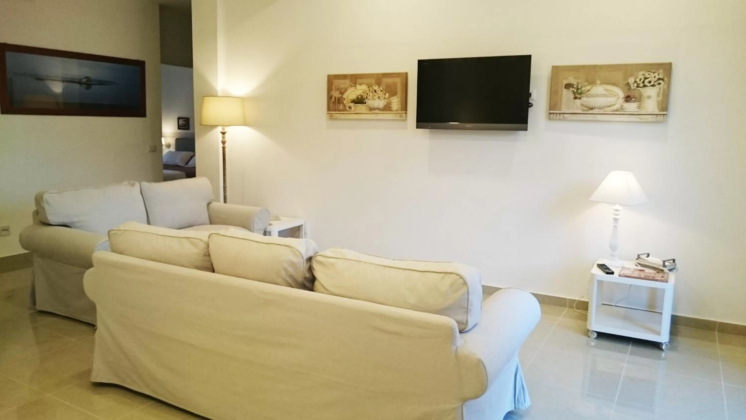 Communal lounge/ TV room in Guantai 30