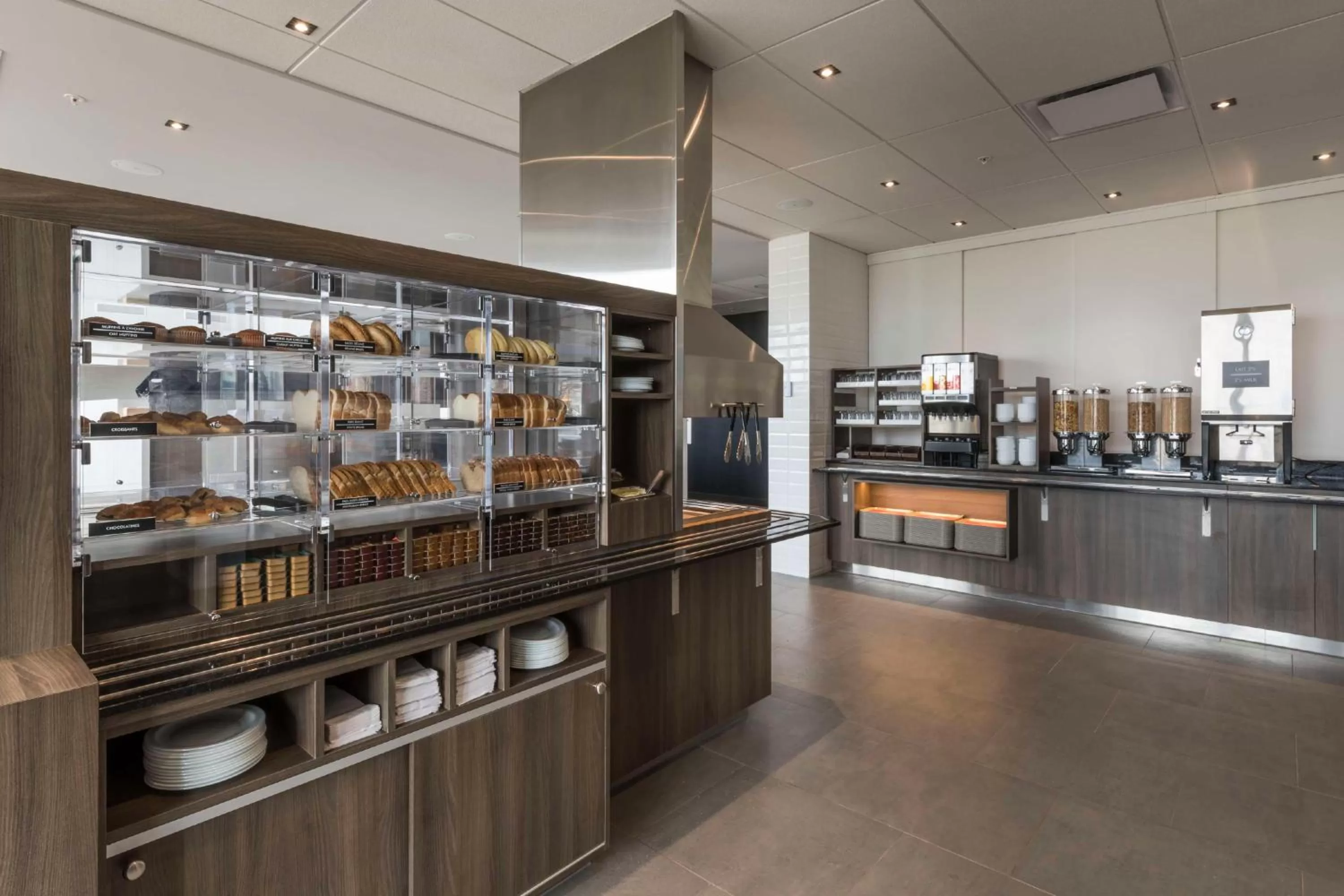 Restaurant/places to eat in Hôtel & Suites Normandin Lévis