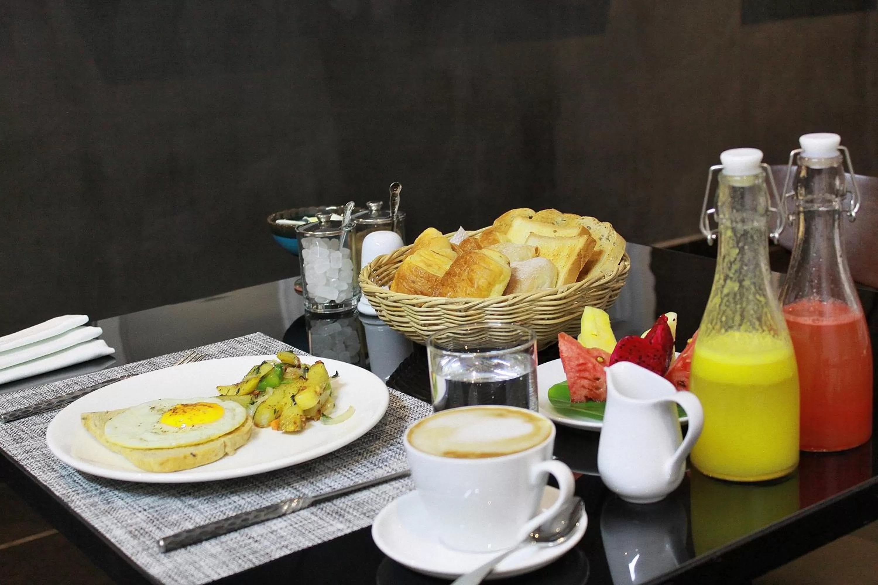 Breakfast in William's Houses