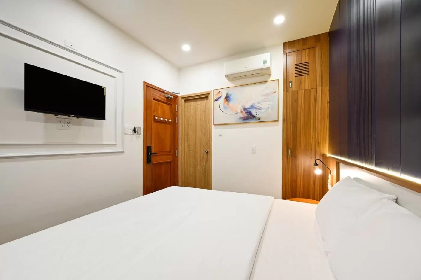 Bed in Lotus Airport Hotel Saigon