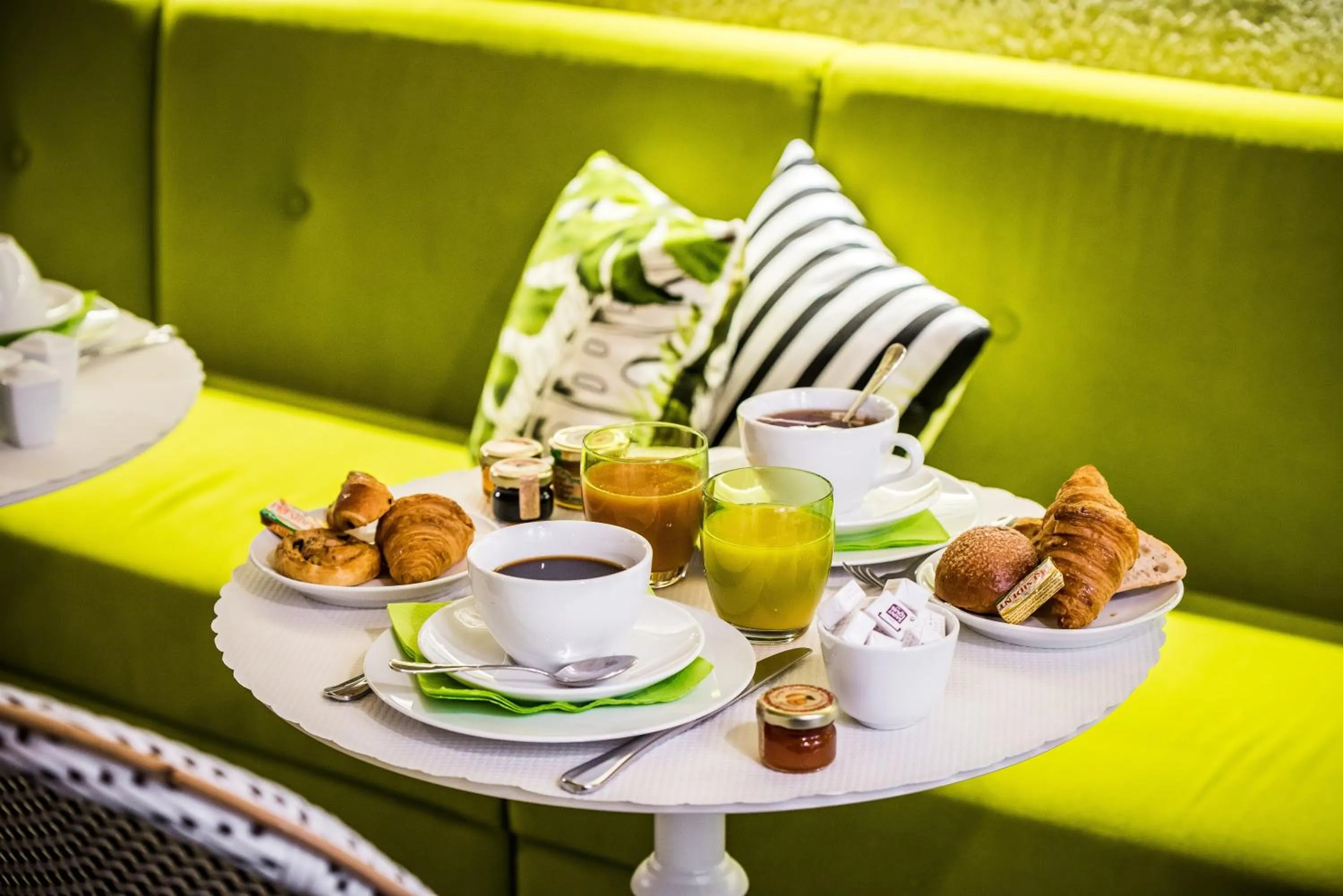 Buffet breakfast in Hôtel Jardin Le Bréa