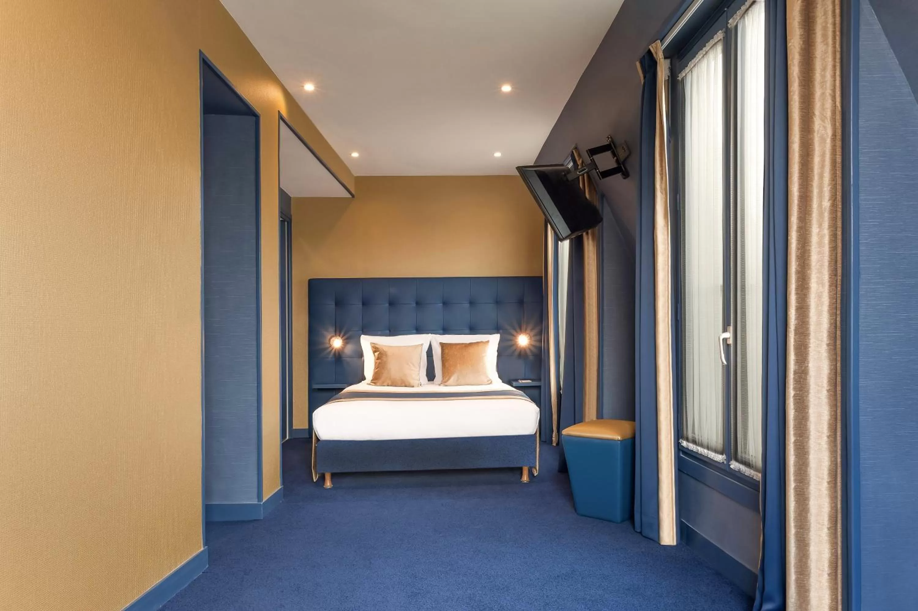 Bedroom, Bed in Trianon Gare de Lyon