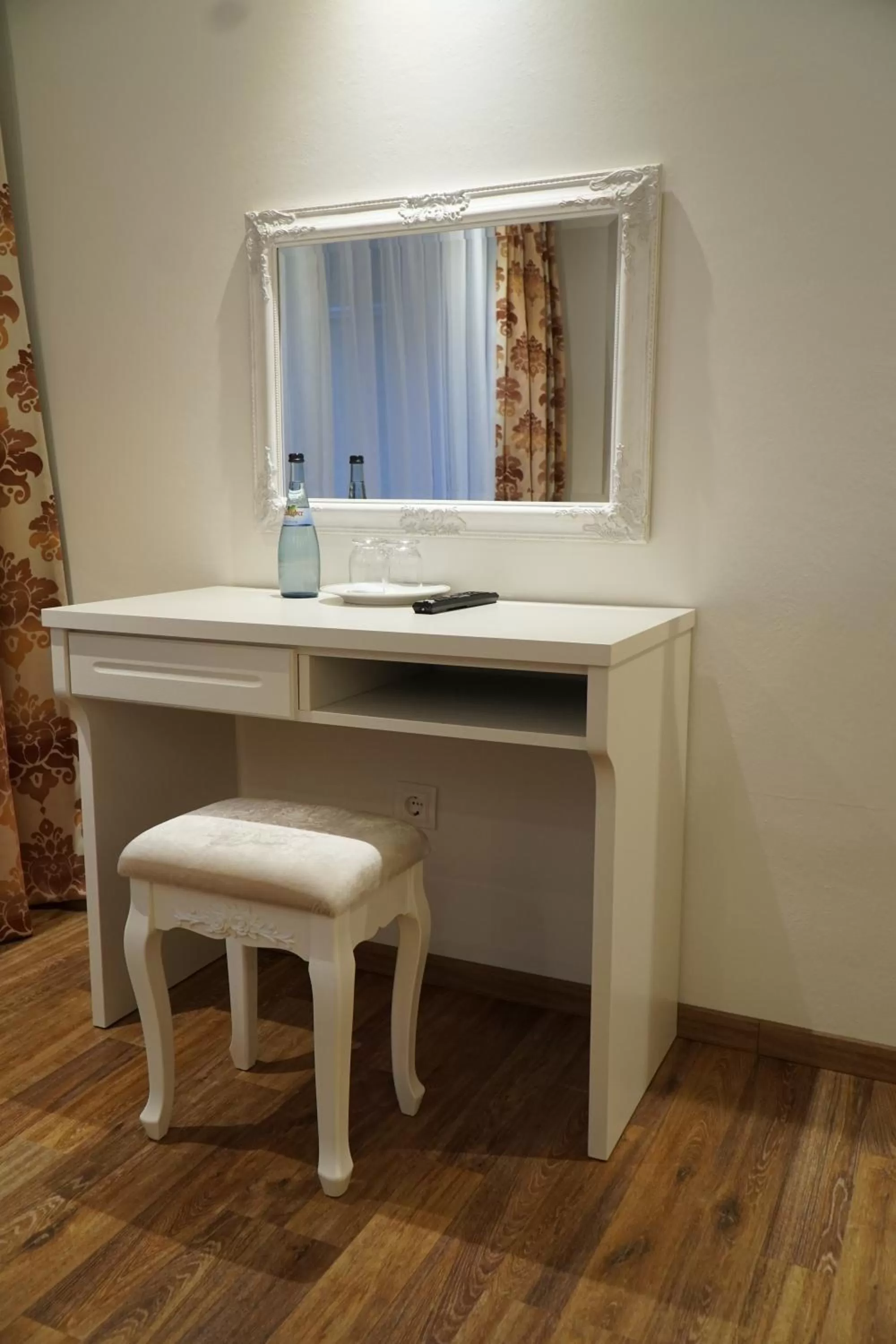 Photo of the whole room, TV/Entertainment Center in Hotel Eleon