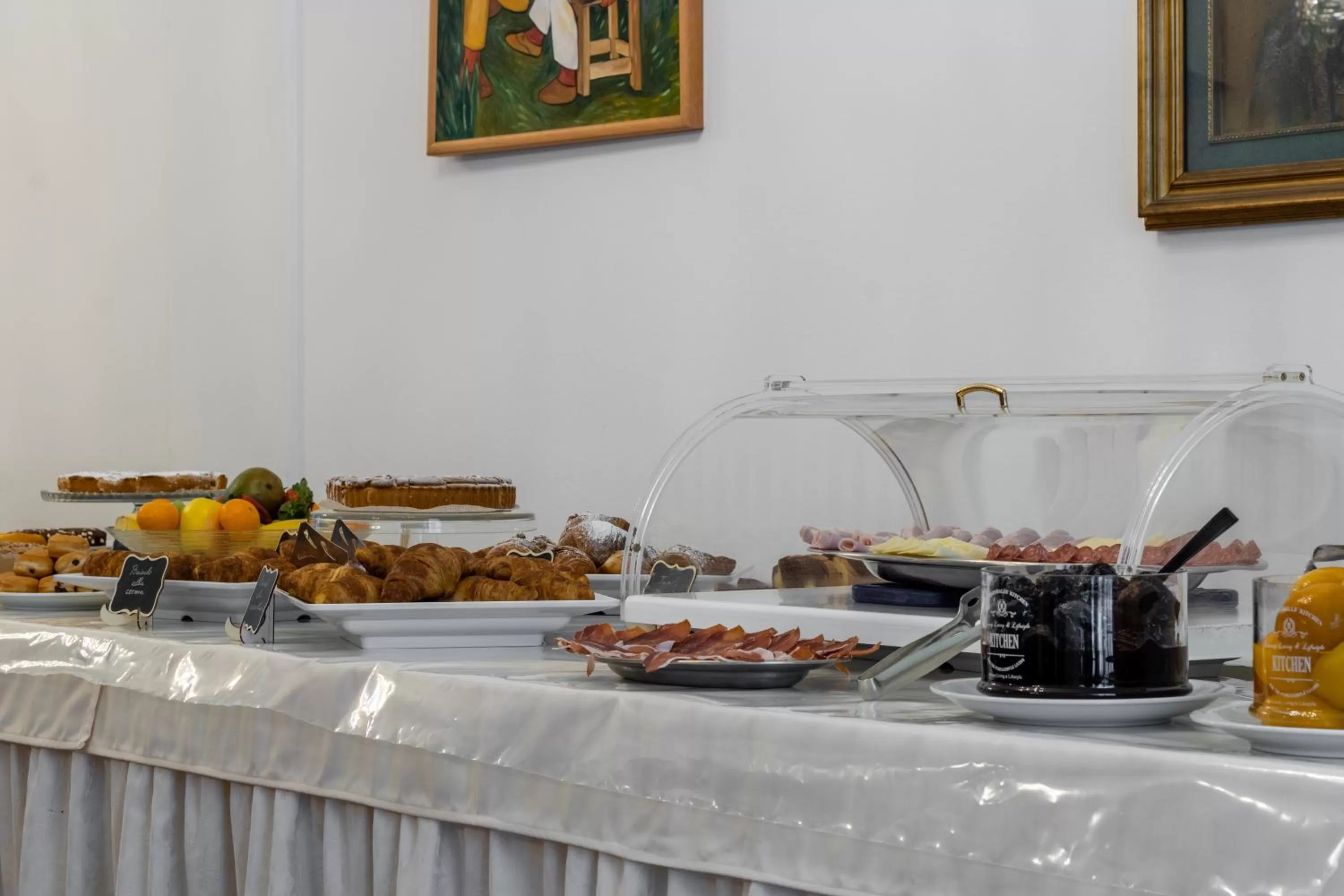 Breakfast in Esedra Hotel