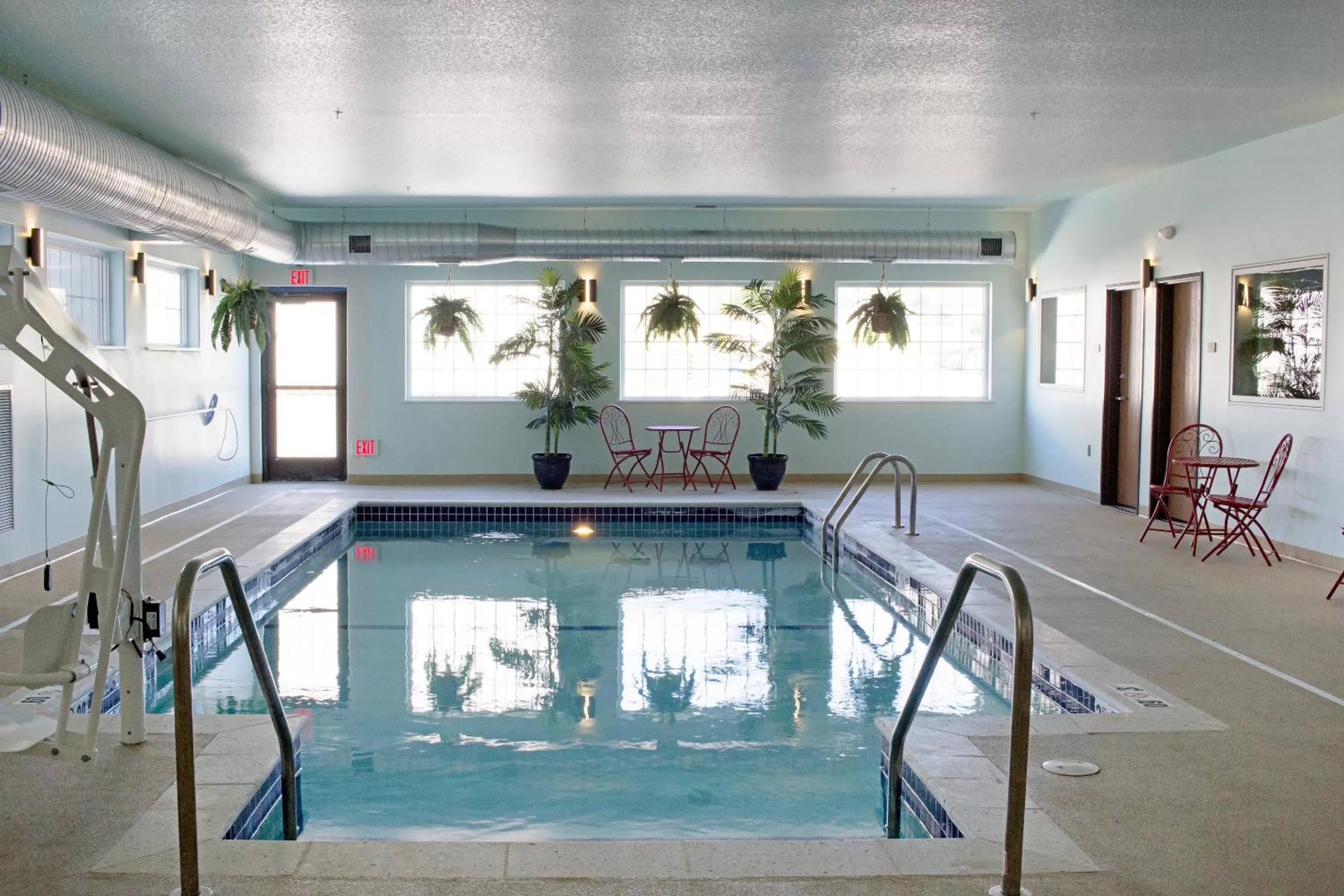Swimming pool in Newcastle Lodge & Convention Center