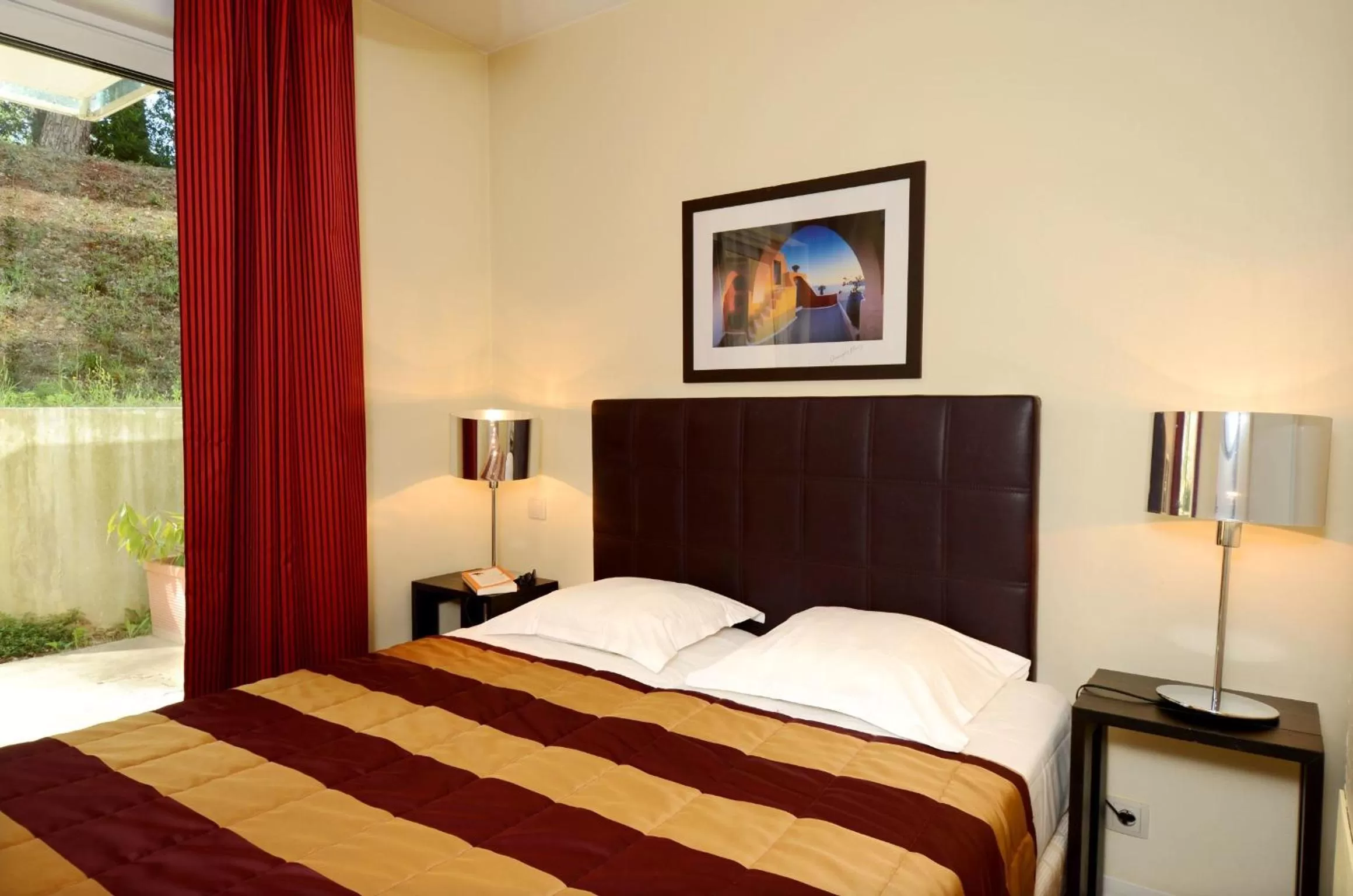 Bedroom, Bed in Appart Hotel Odalys City Antibes Olympe