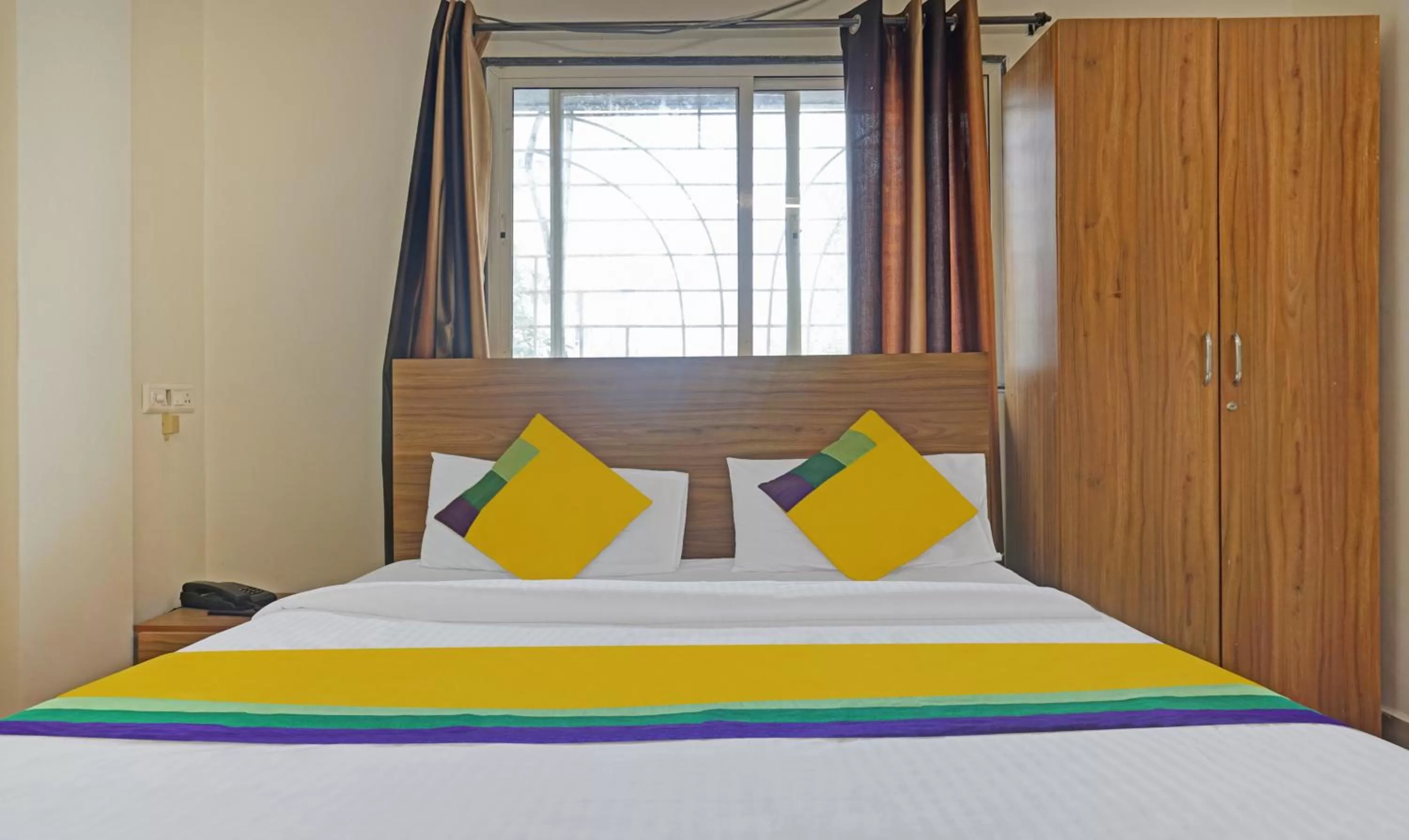 Bedroom, Bed in Itsy Hotels AY Plus Hotels