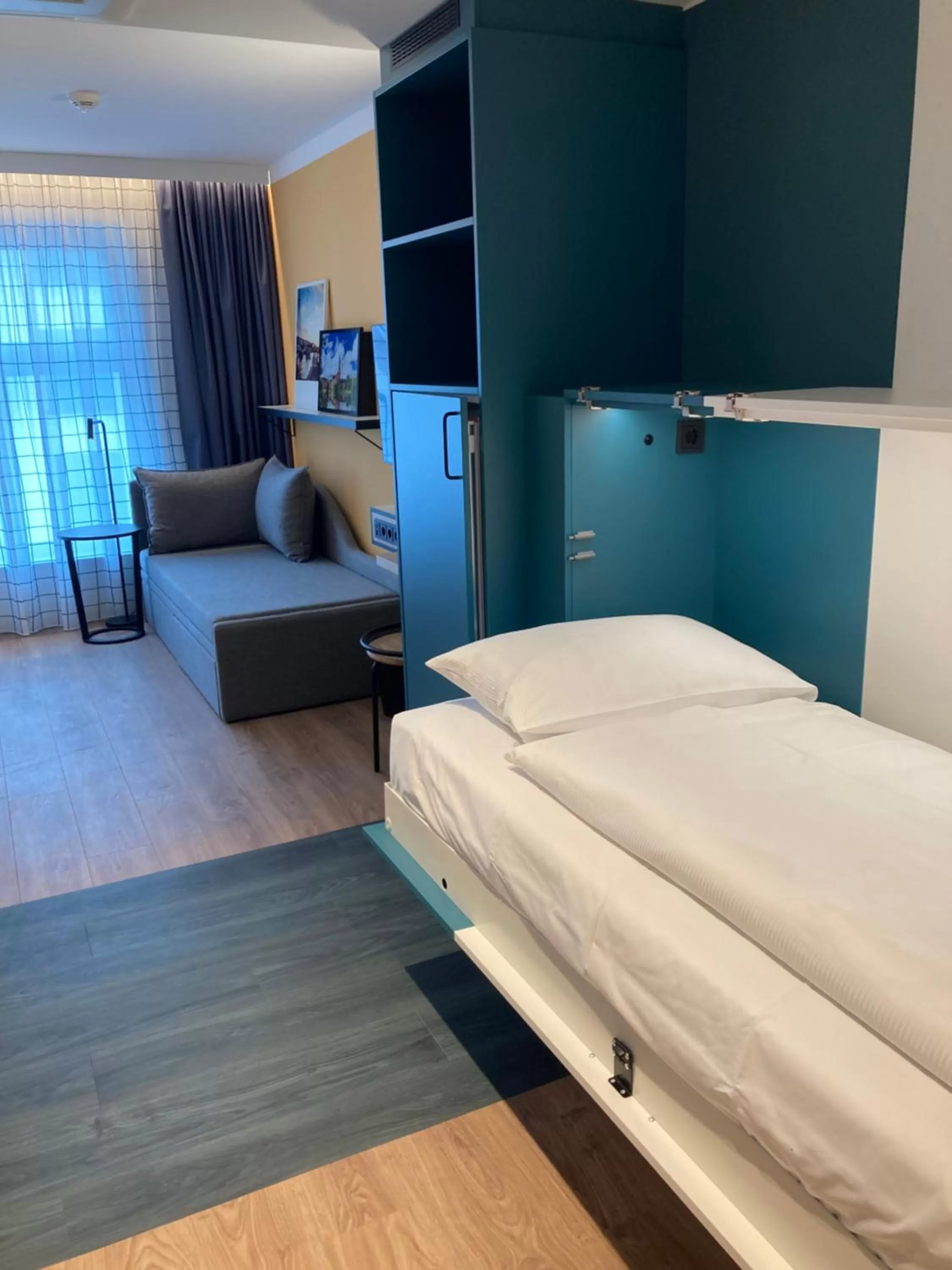 Photo of the whole room, Bed in Aparthotel Adagio access Hamburg