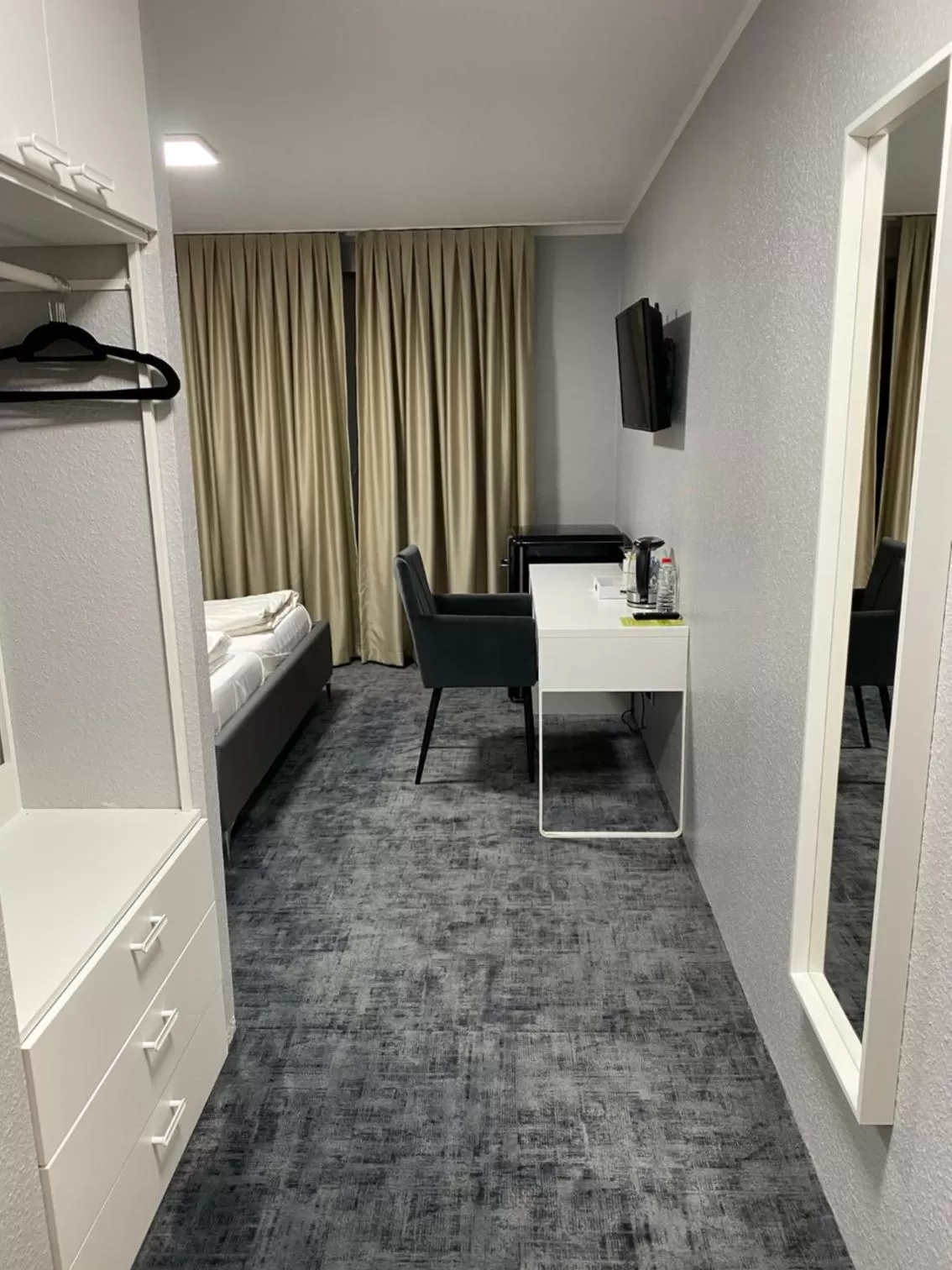 TV and multimedia, Seating Area in Hotel Deluxe