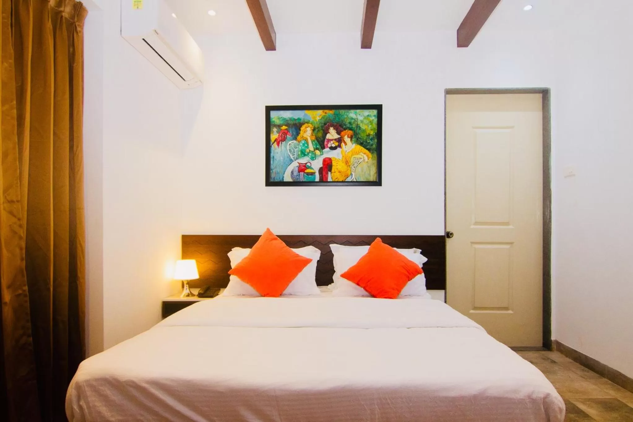 Bed in HALF Hotel, Calangute