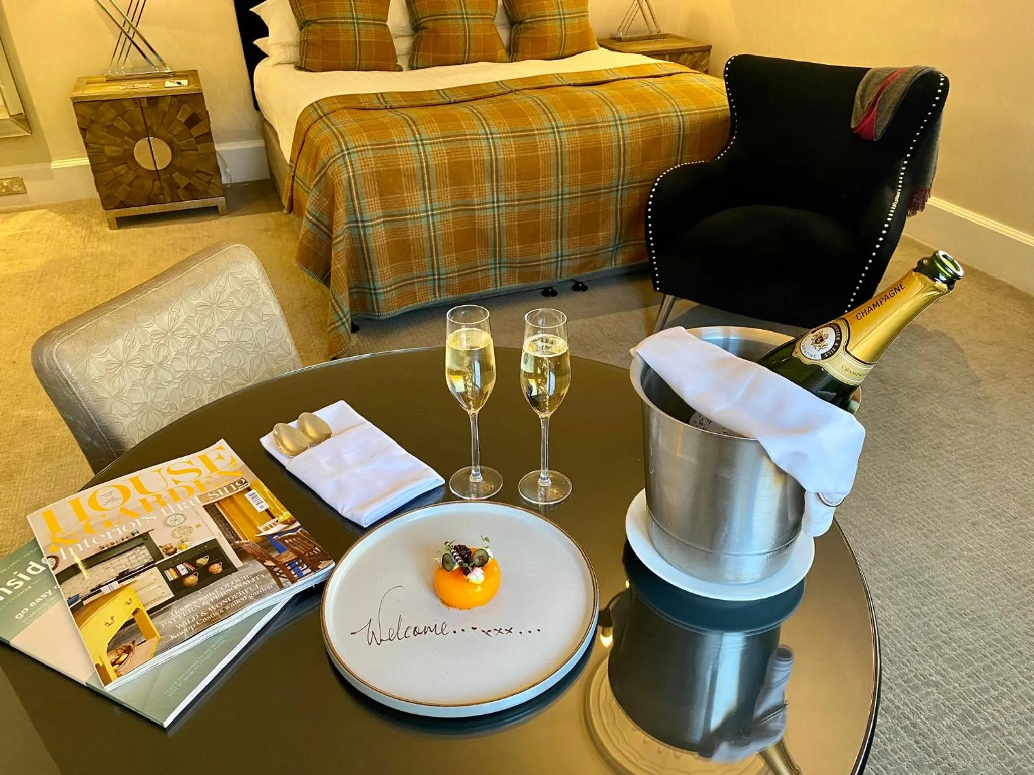 Seating area, Bed in Rowhill Grange Hotel & Utopia Spa