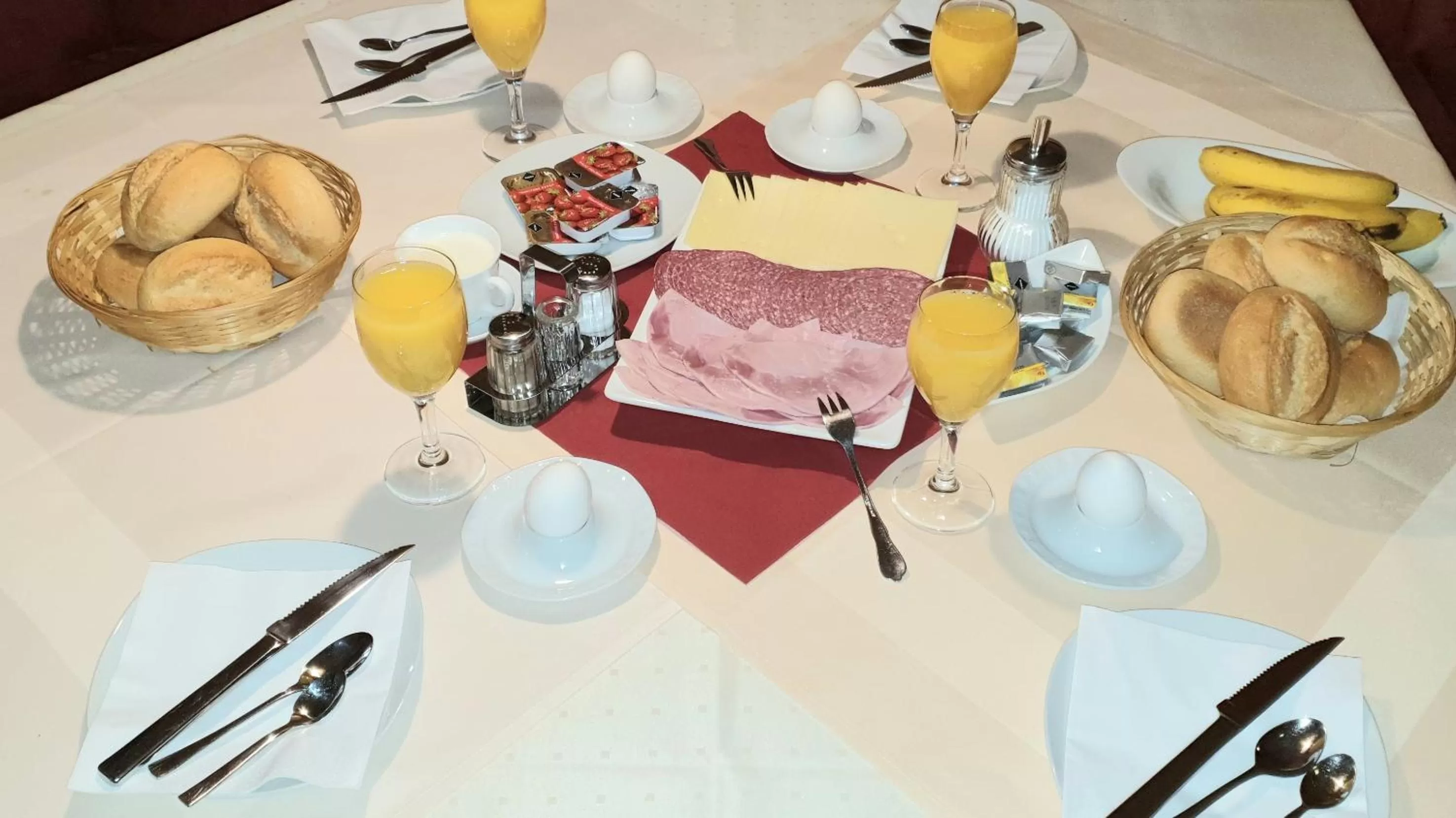 Breakfast in La Fontana