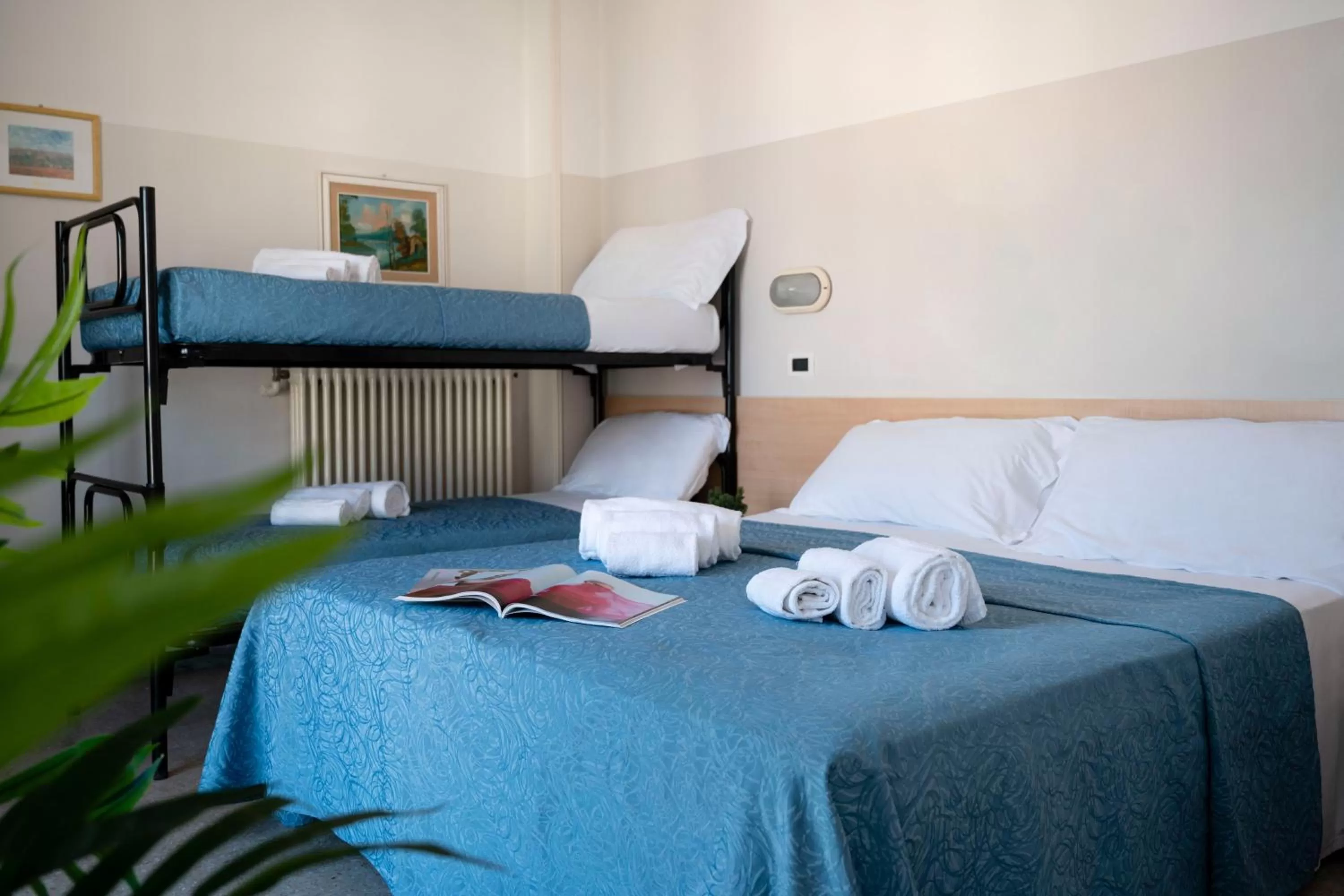 Quadruple Room with Sea View in Hotel Selene - Vista Mare