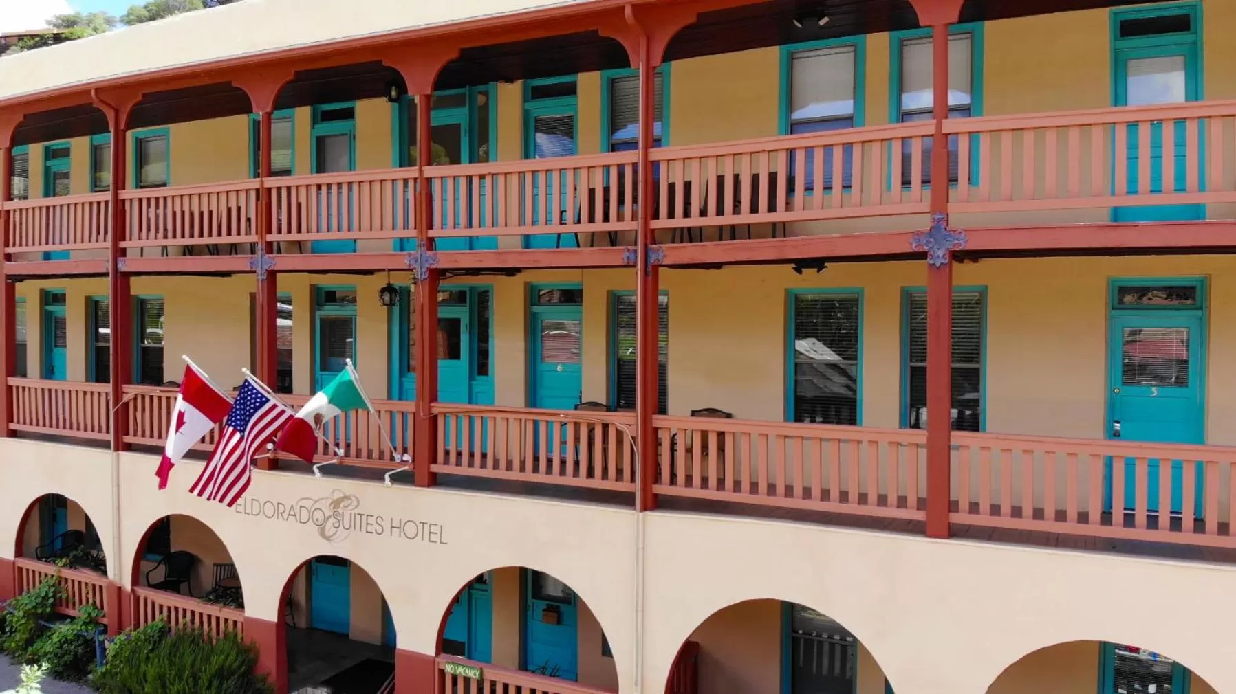 Property Building in Eldorado Suites Hotel