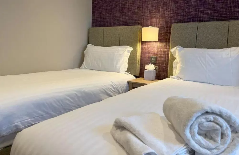 Bedroom, Bed in Lydiard Park Hotel