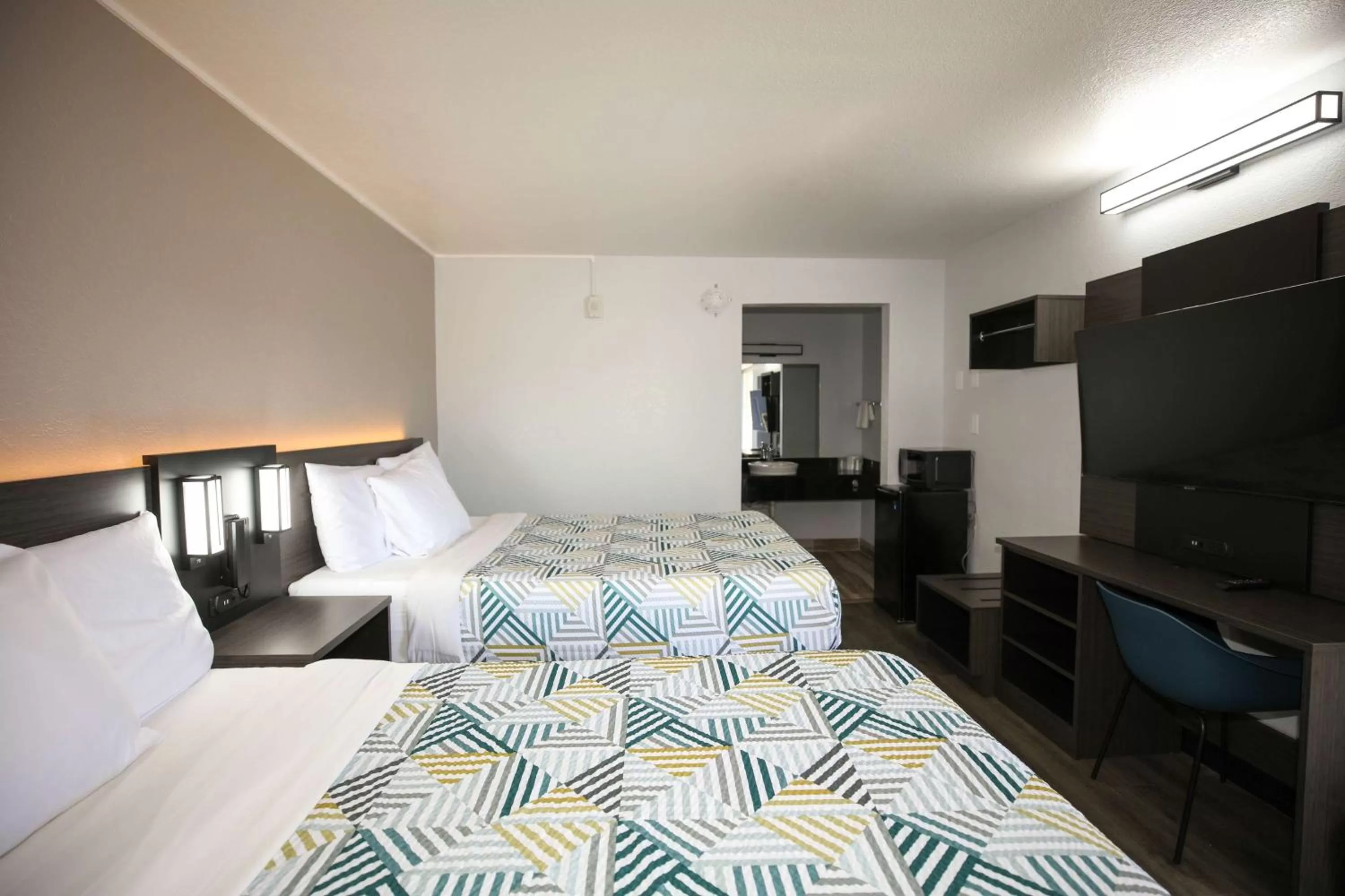 Bedroom, Bed in Motel 6-Sacramento, CA - Central