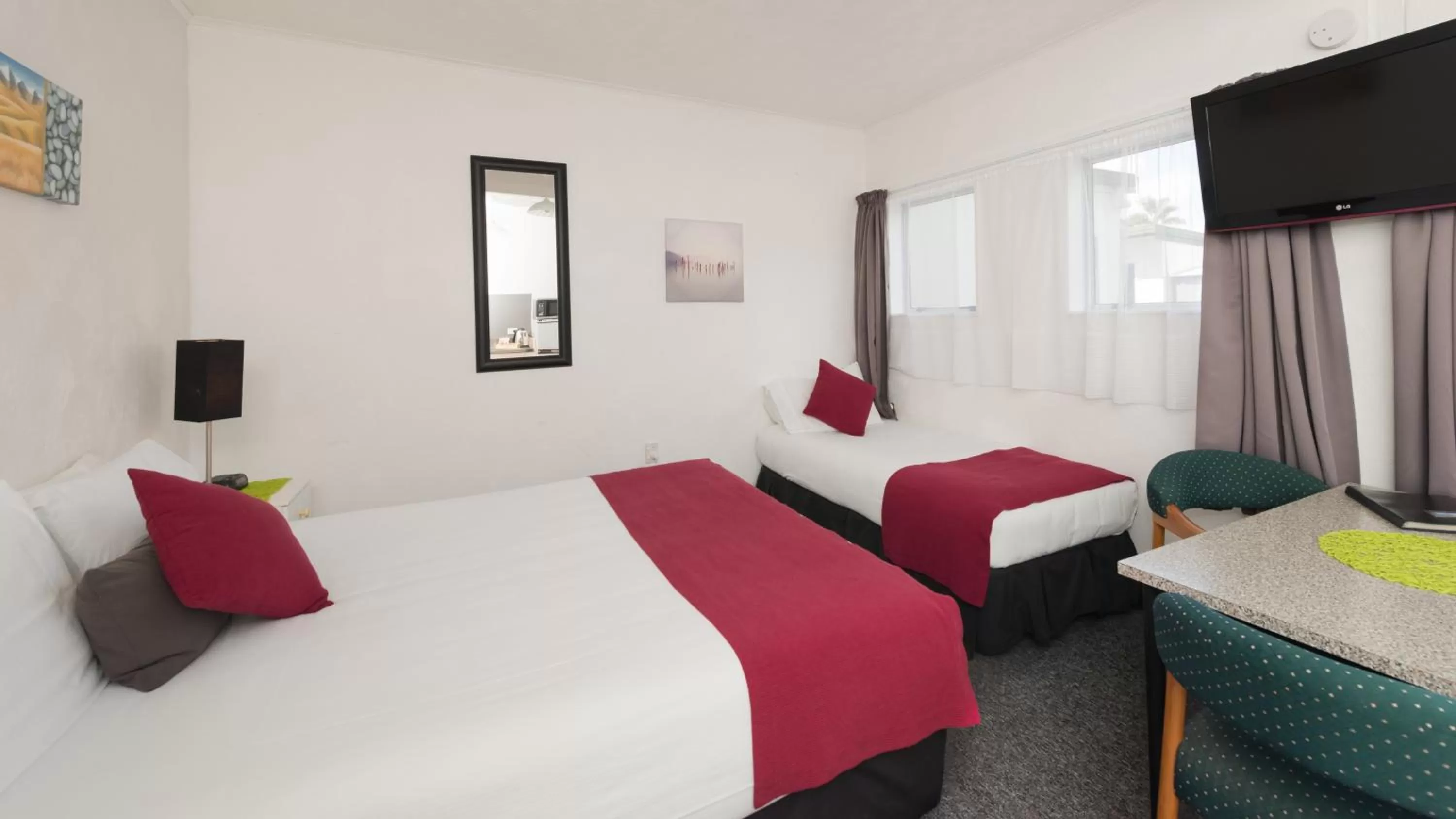 Bedroom, Bed in Anchorage Motel