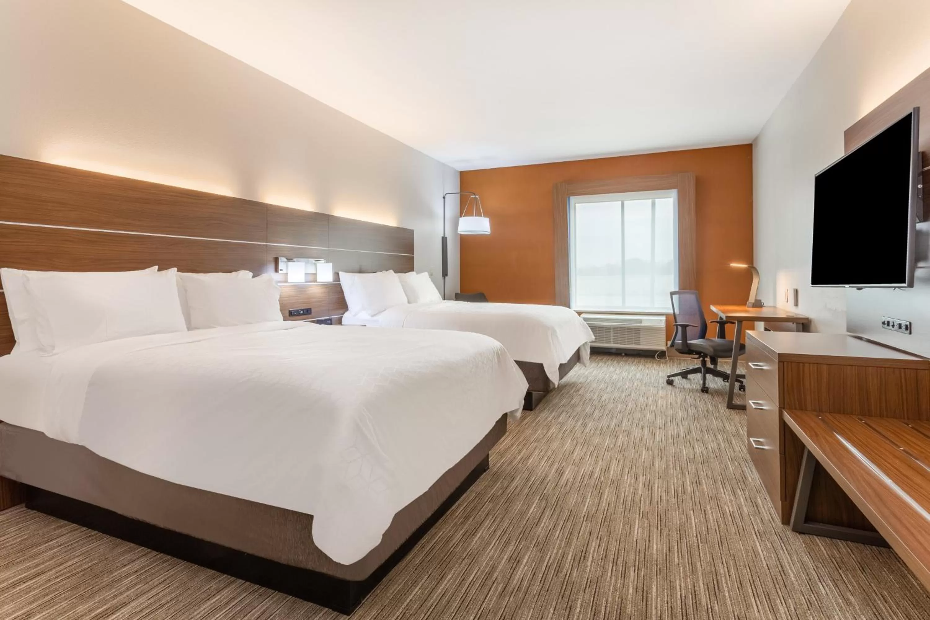 Photo of the whole room, Bed in Holiday Inn Express & Suites Kearney by IHG