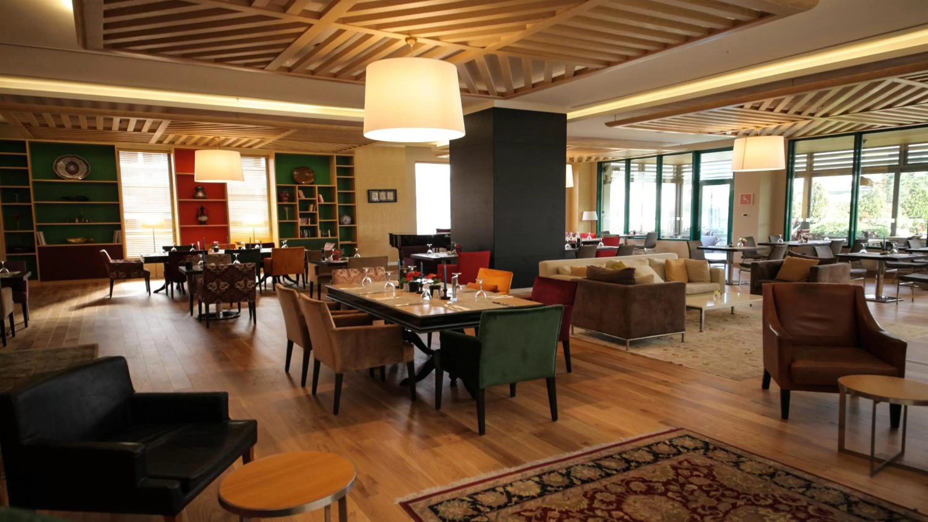 Restaurant/Places to Eat in Nova Plaza Prime Hotel