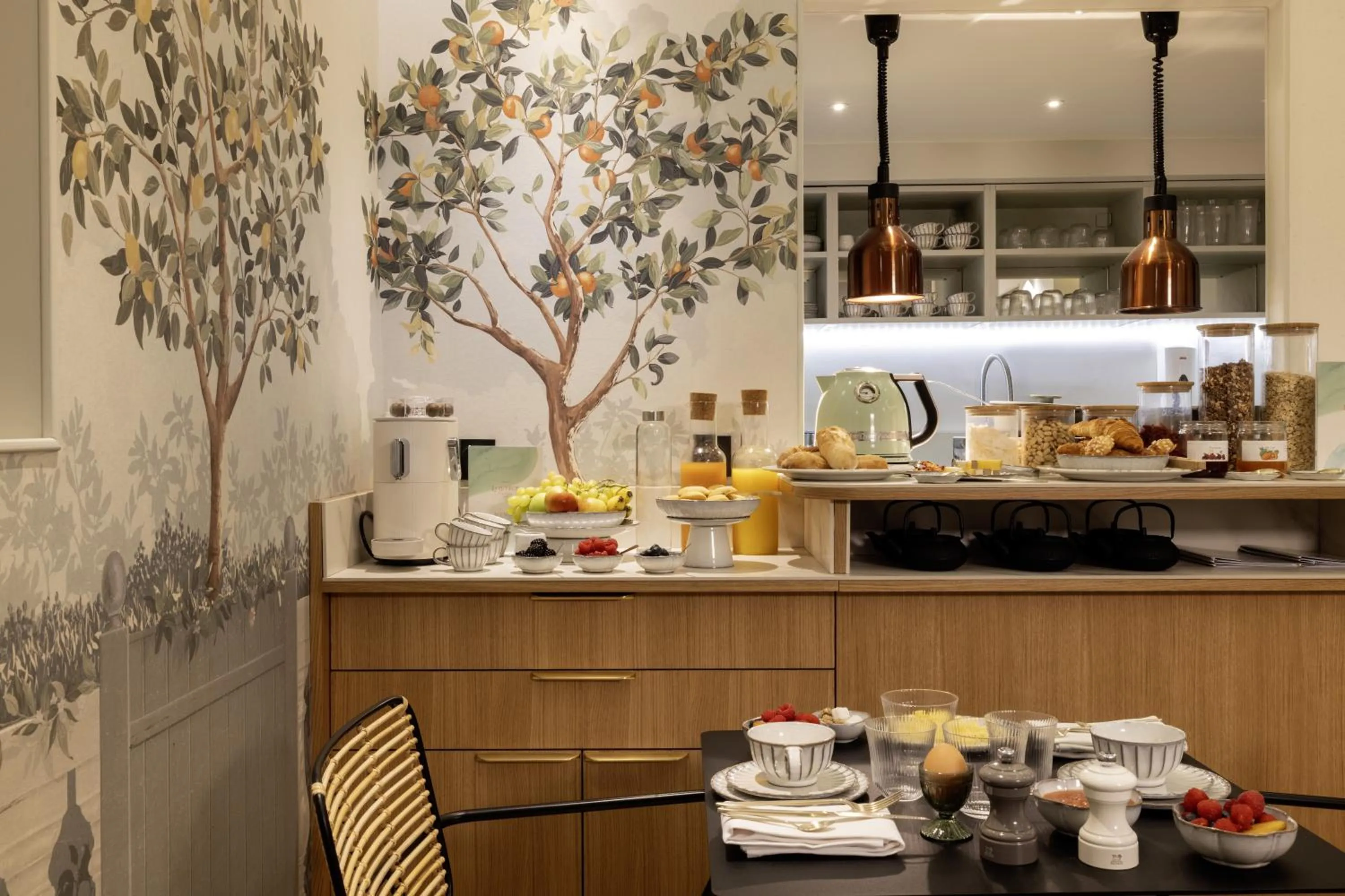 Breakfast in Hotel L de Lutece - Notre-Dame