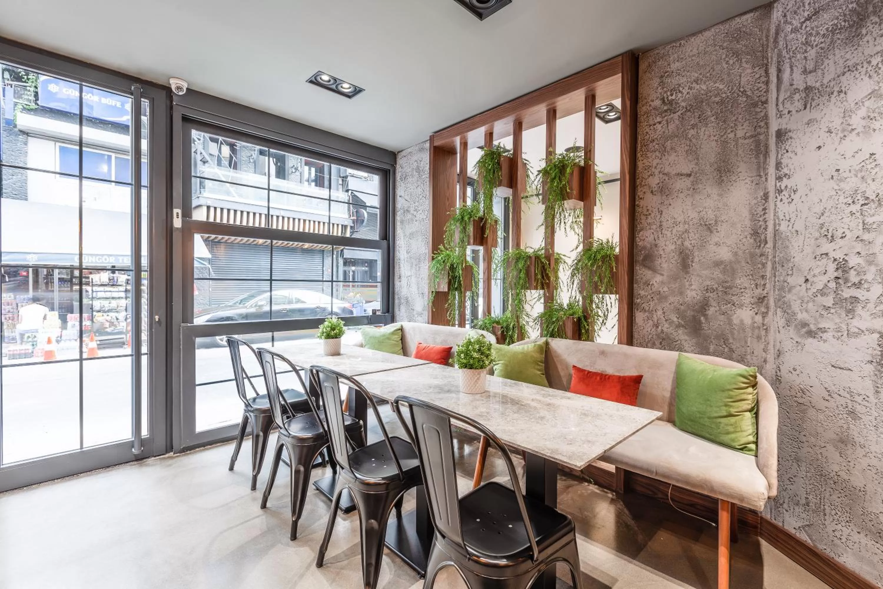 Dining area in Sherry Suites Karaköy
