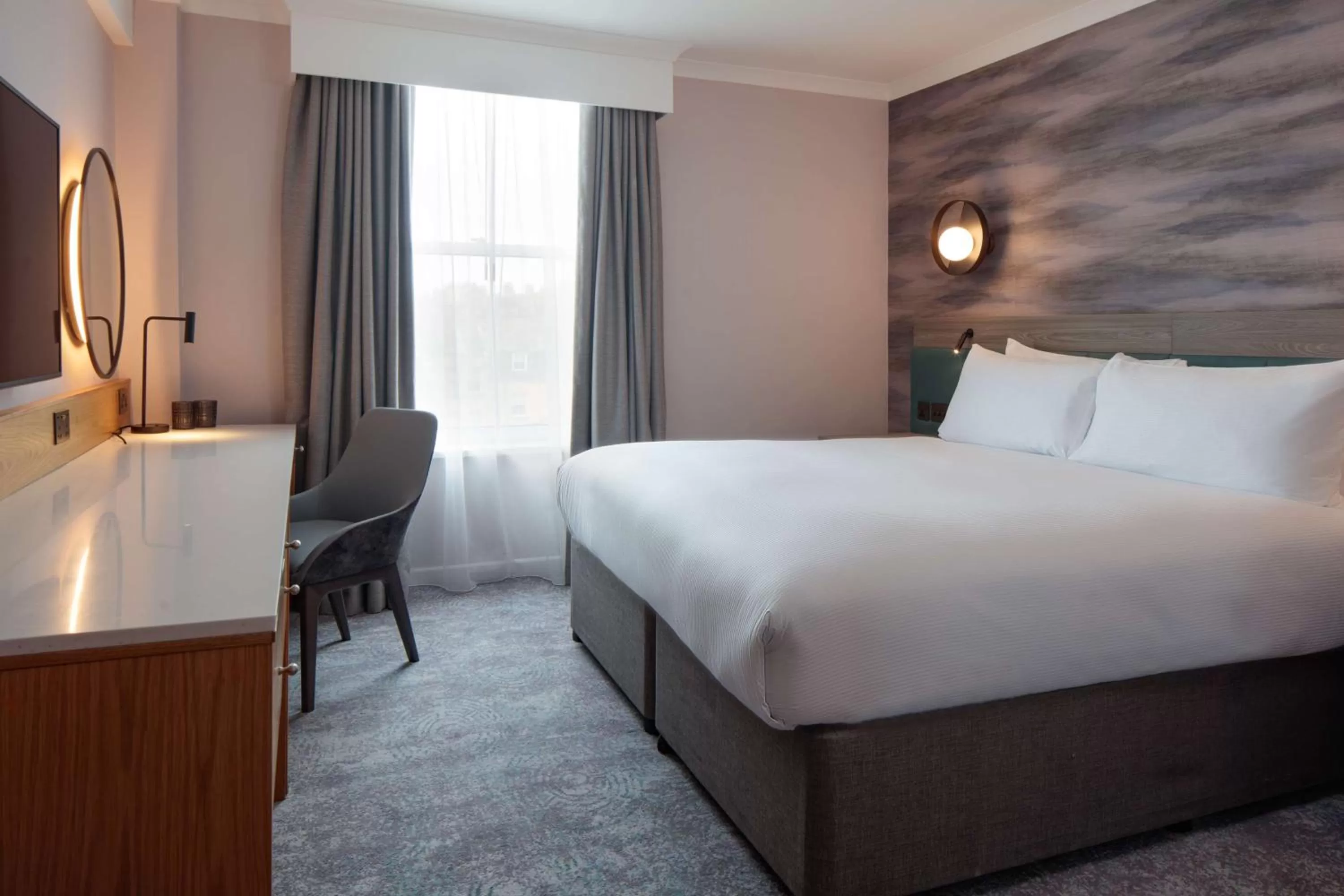 Bedroom, Bed in DoubleTree by Hilton Bath